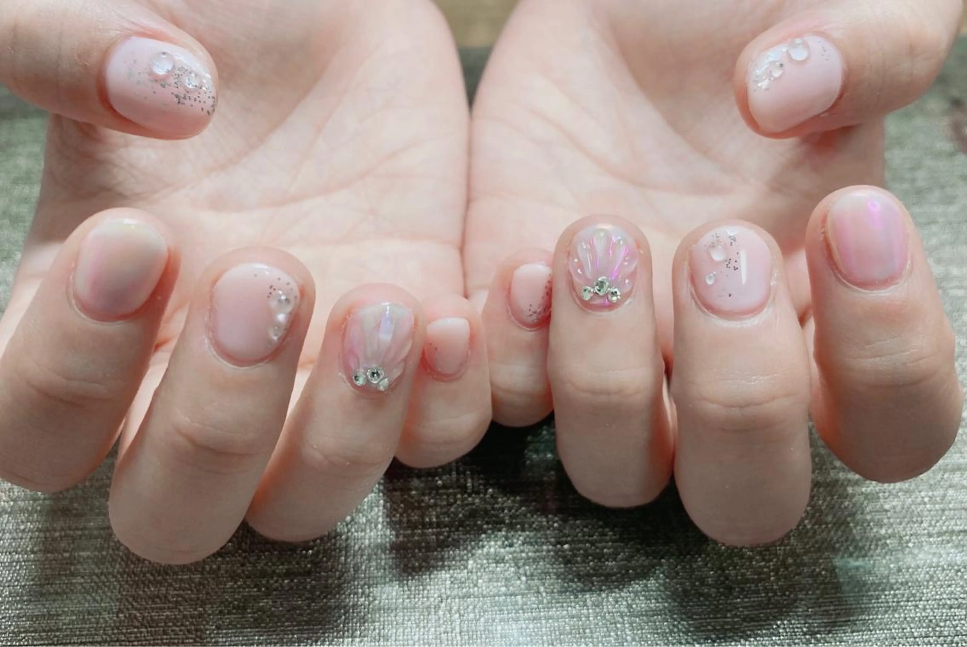 ネイル mogunail &blowのネイルデザイン