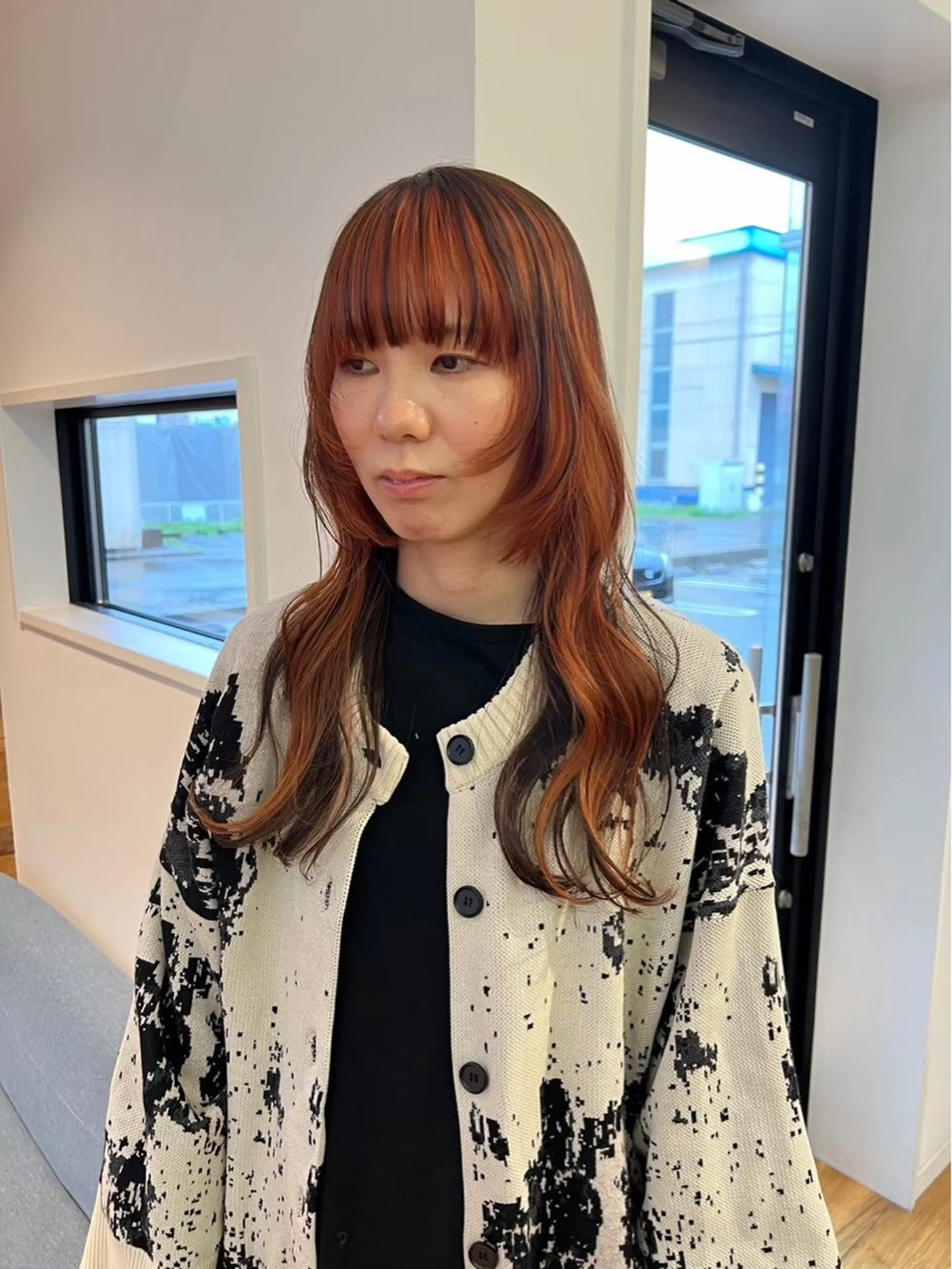 ロング カラー 中村 彩奈のヘアスタイル