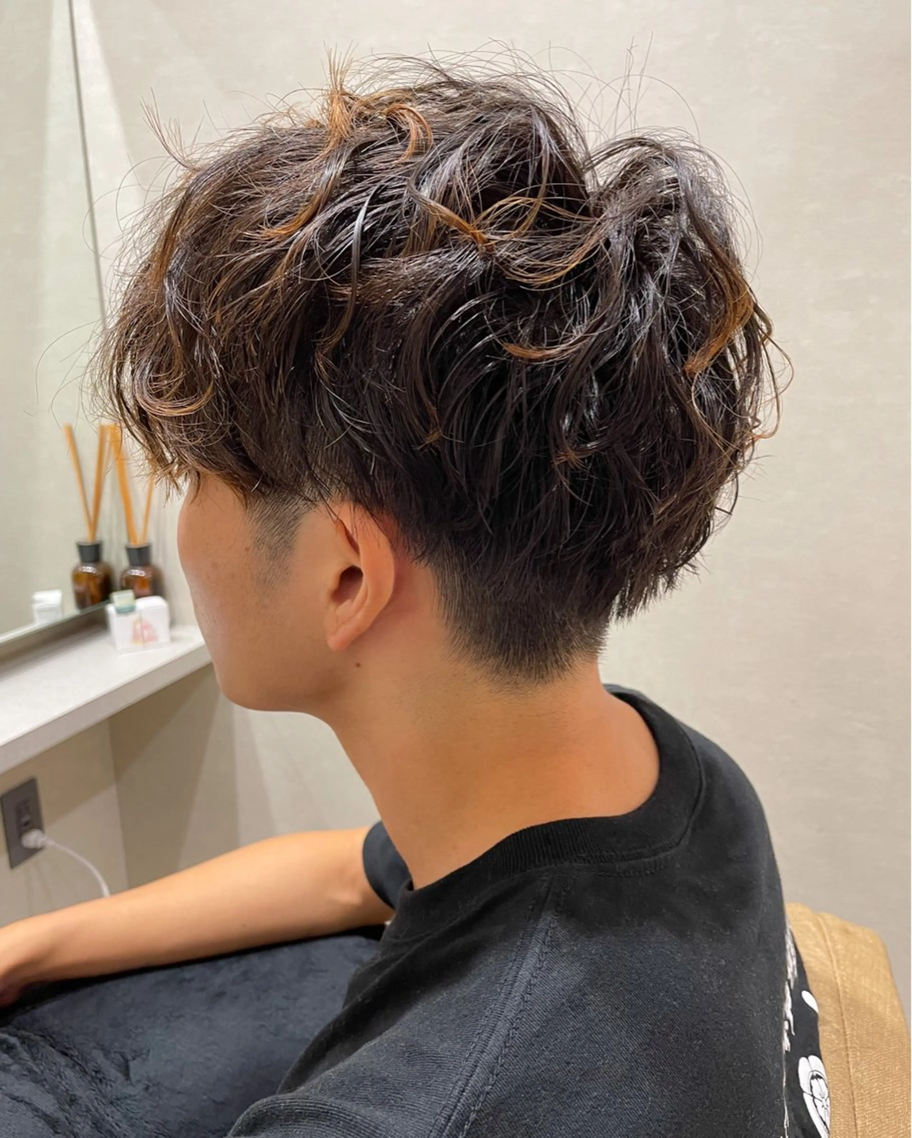 ショート パーマ メンズ カット パーマ Tatsu/newi 大分 ハイトーンのヘアスタイル