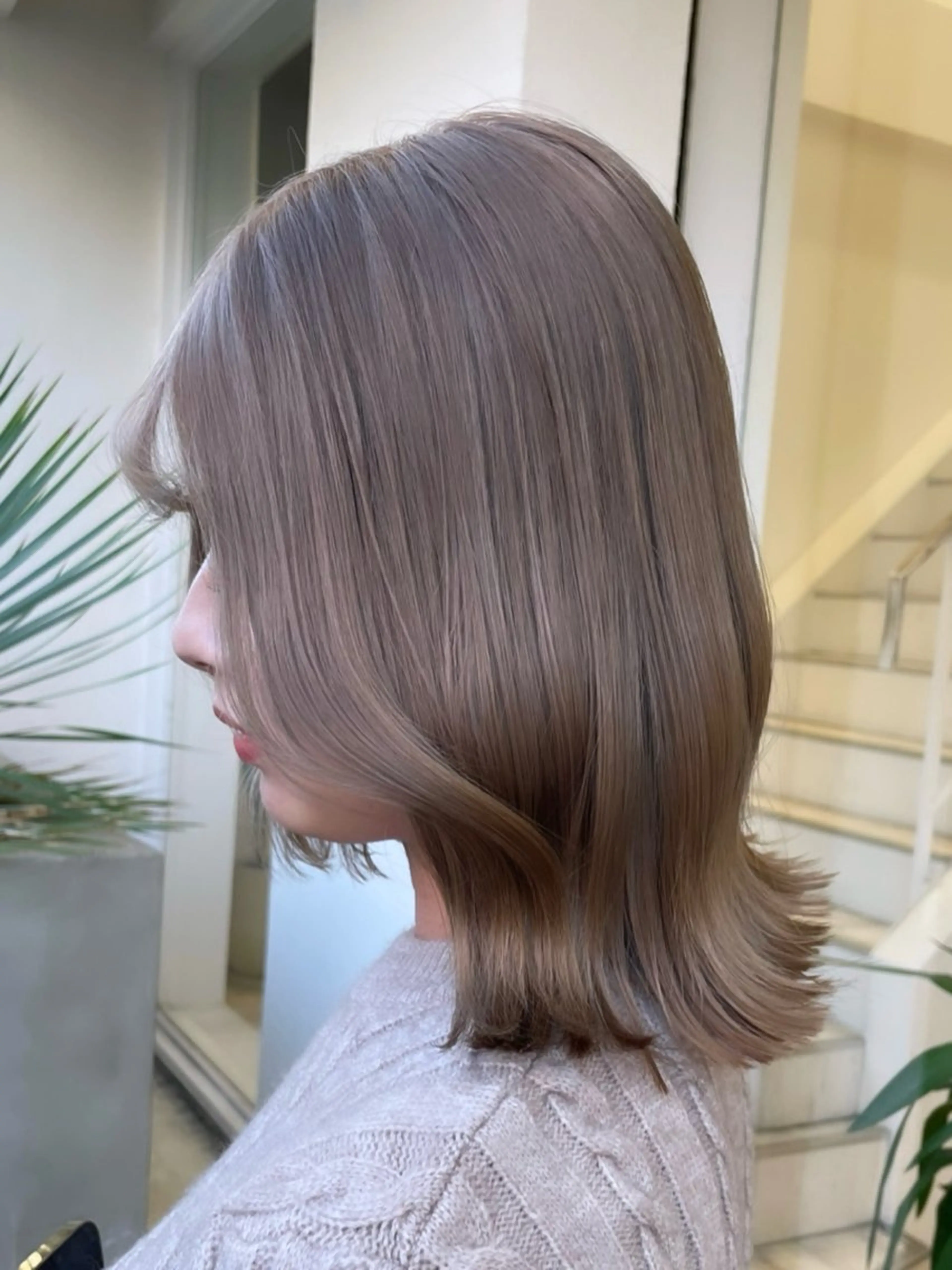 <22歳以下レディース限定>カット＋ダブルカラー(ブリーチ１回+オンカラー)+シャンプートリートメントの写真