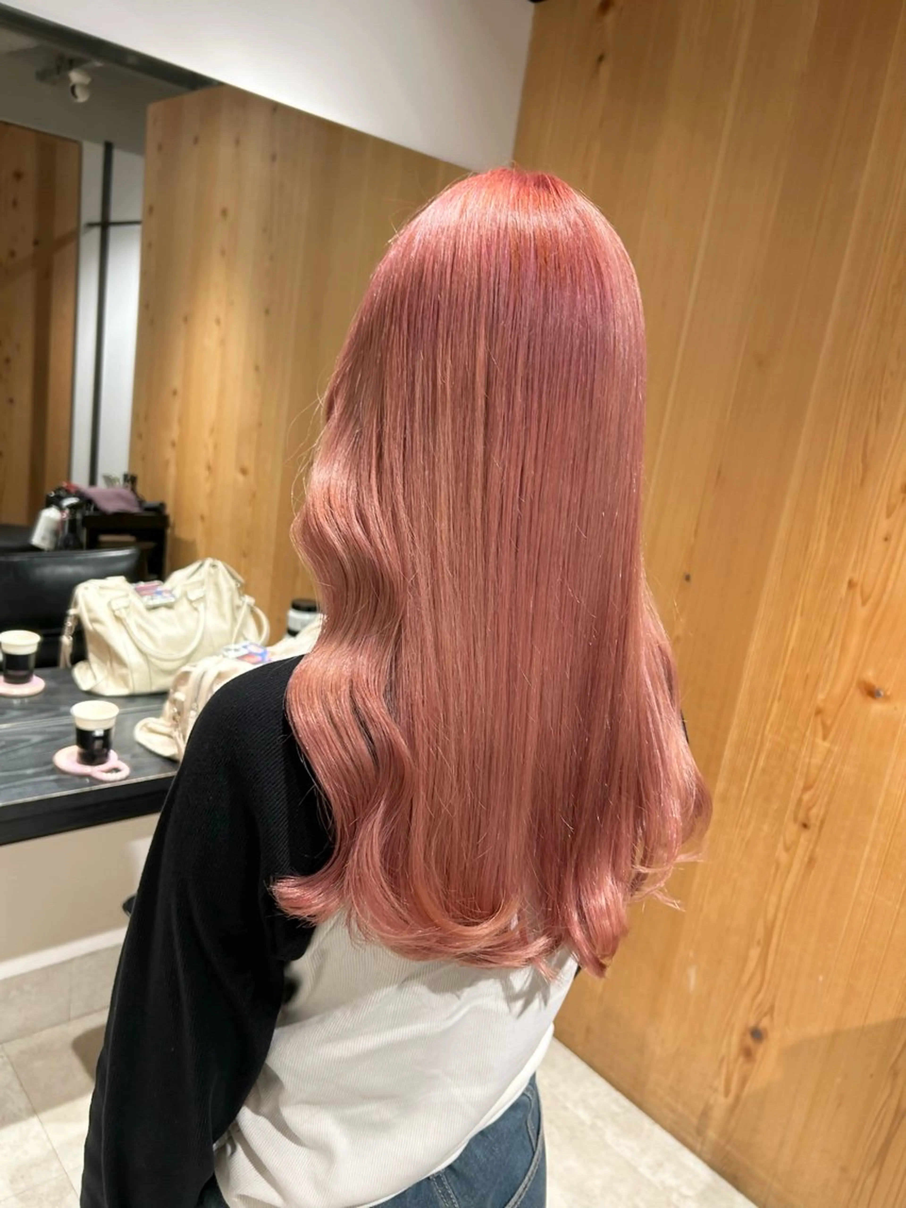 ロング カラー ブリーチ ピンクカラー カット ヘアカラー トリートメント スキバサミを使わない カット🌼唯🌼のヘアスタイル