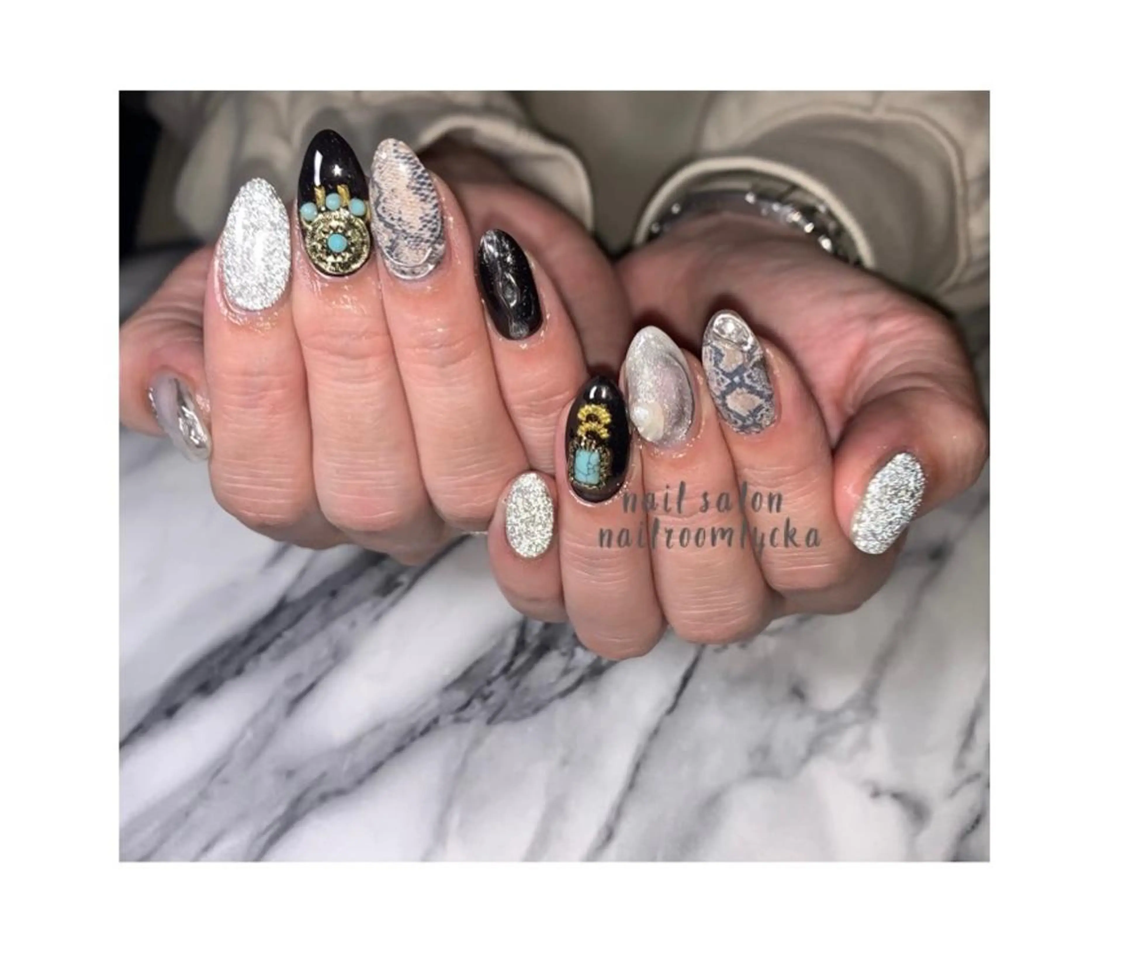 ネイル ﾈｲﾙﾙｰﾑﾘｯｶ 𝐦𝐚𝐲𝐮のネイルデザイン