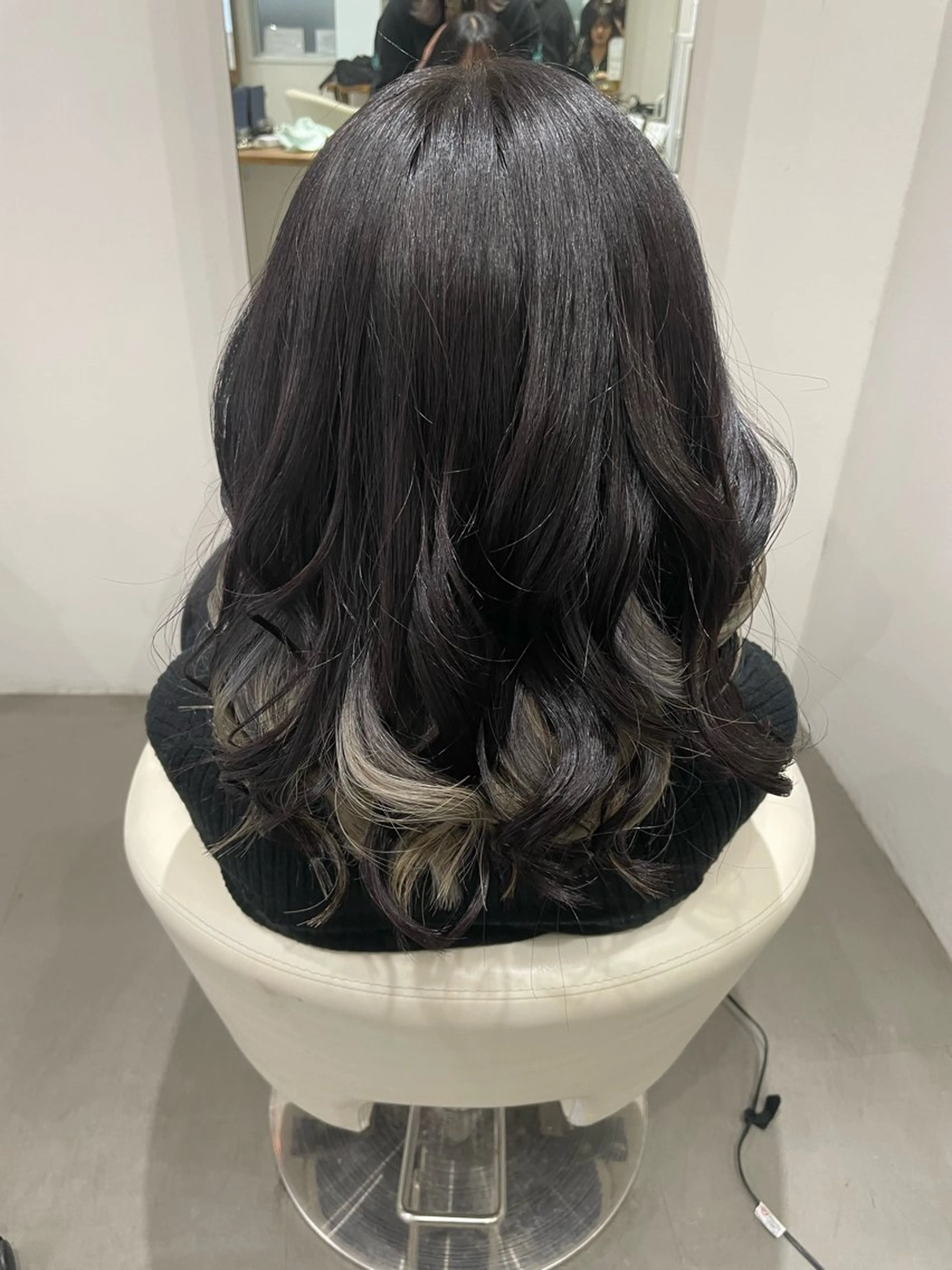 セミロング カラー ヘアアレンジ 黒髪 ブリーチ インナーカラー 🎨 SHIORI🥀のヘアスタイル