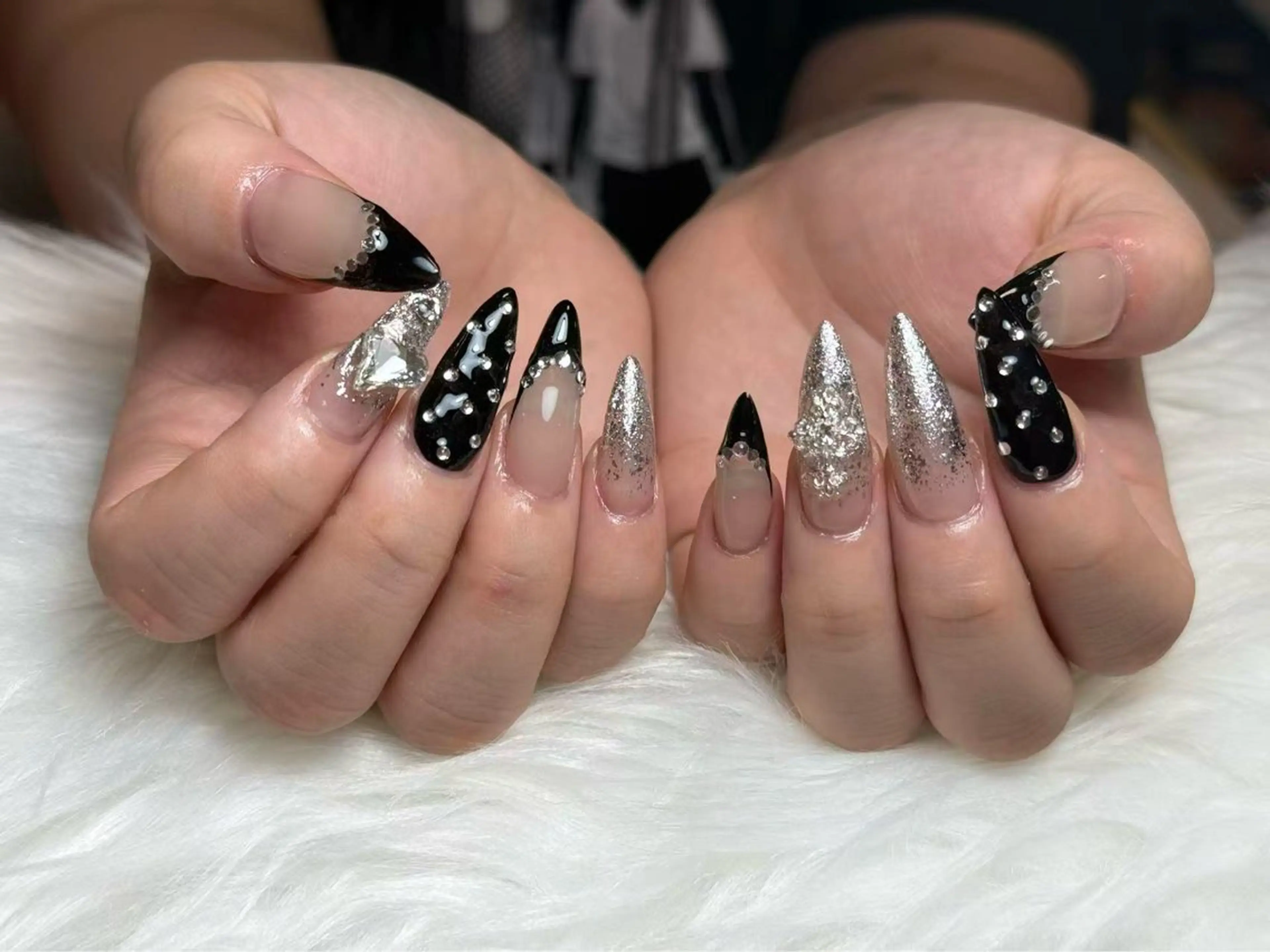 ネイル 佐藤 愛のネイルデザイン