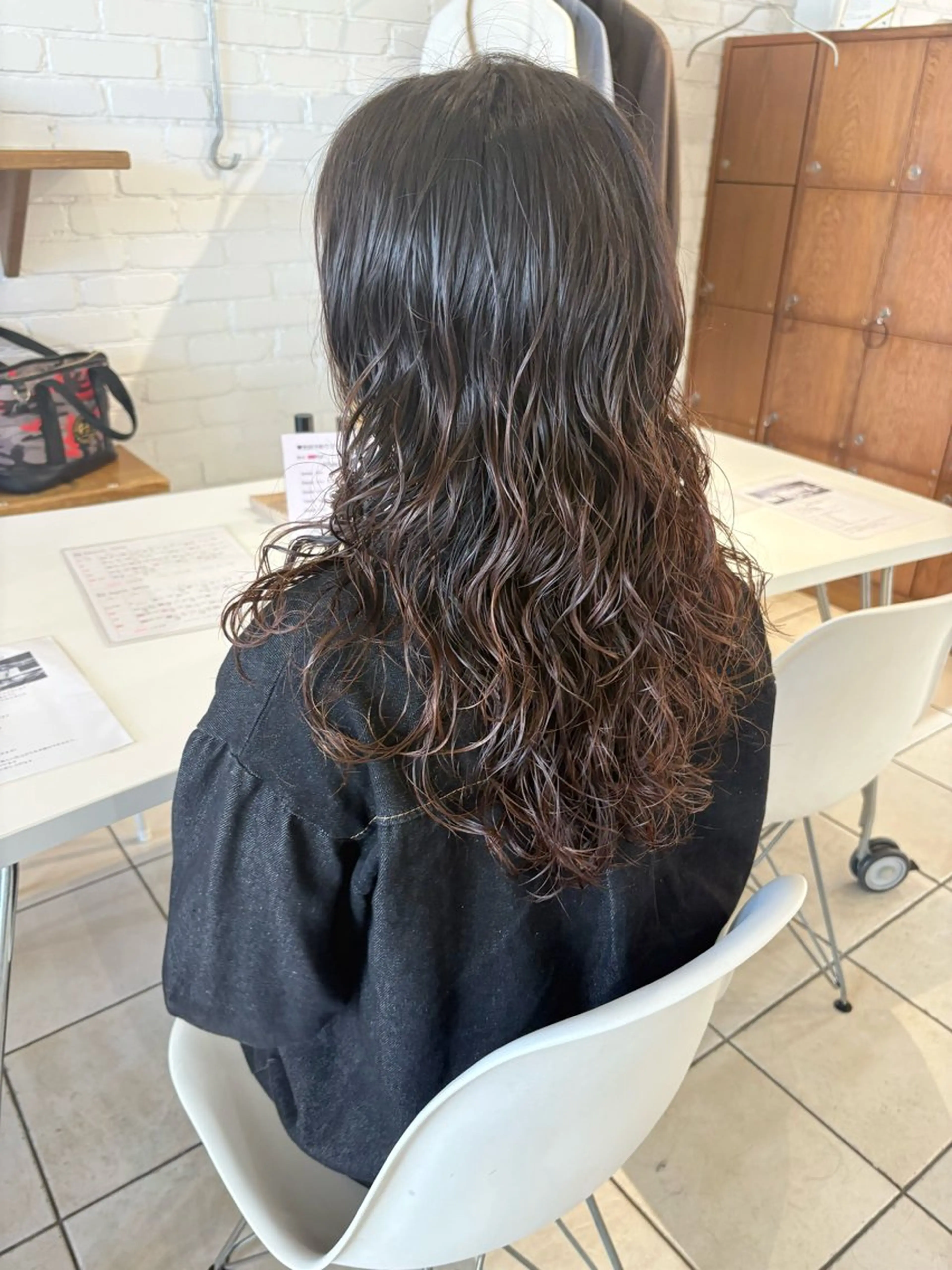 ロング パーマ カット パーマ 🌿透明感カラー 松本麻里奈🌼のヘアスタイル