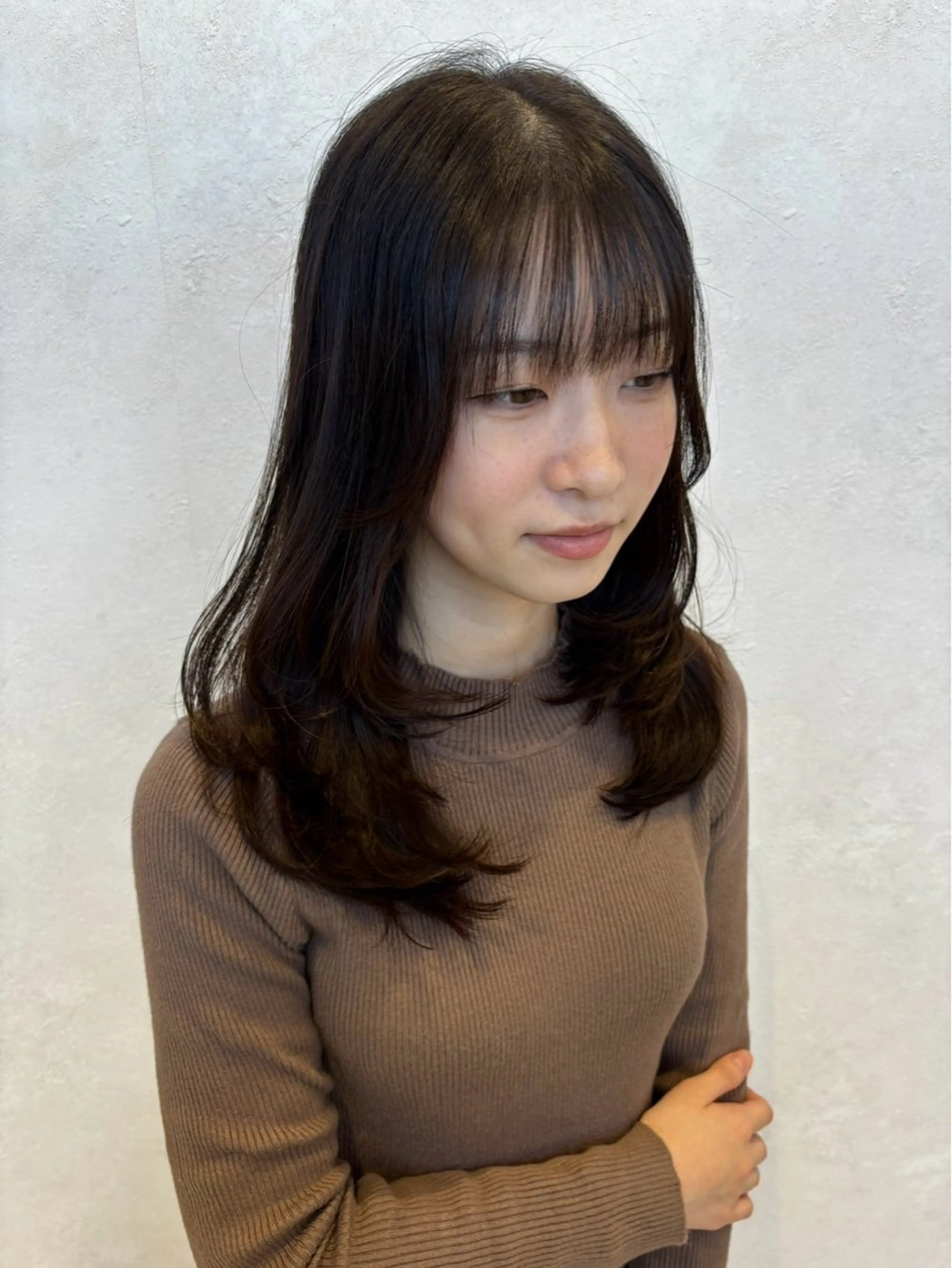 セミロング カラー 福冨 由梛のヘアスタイル