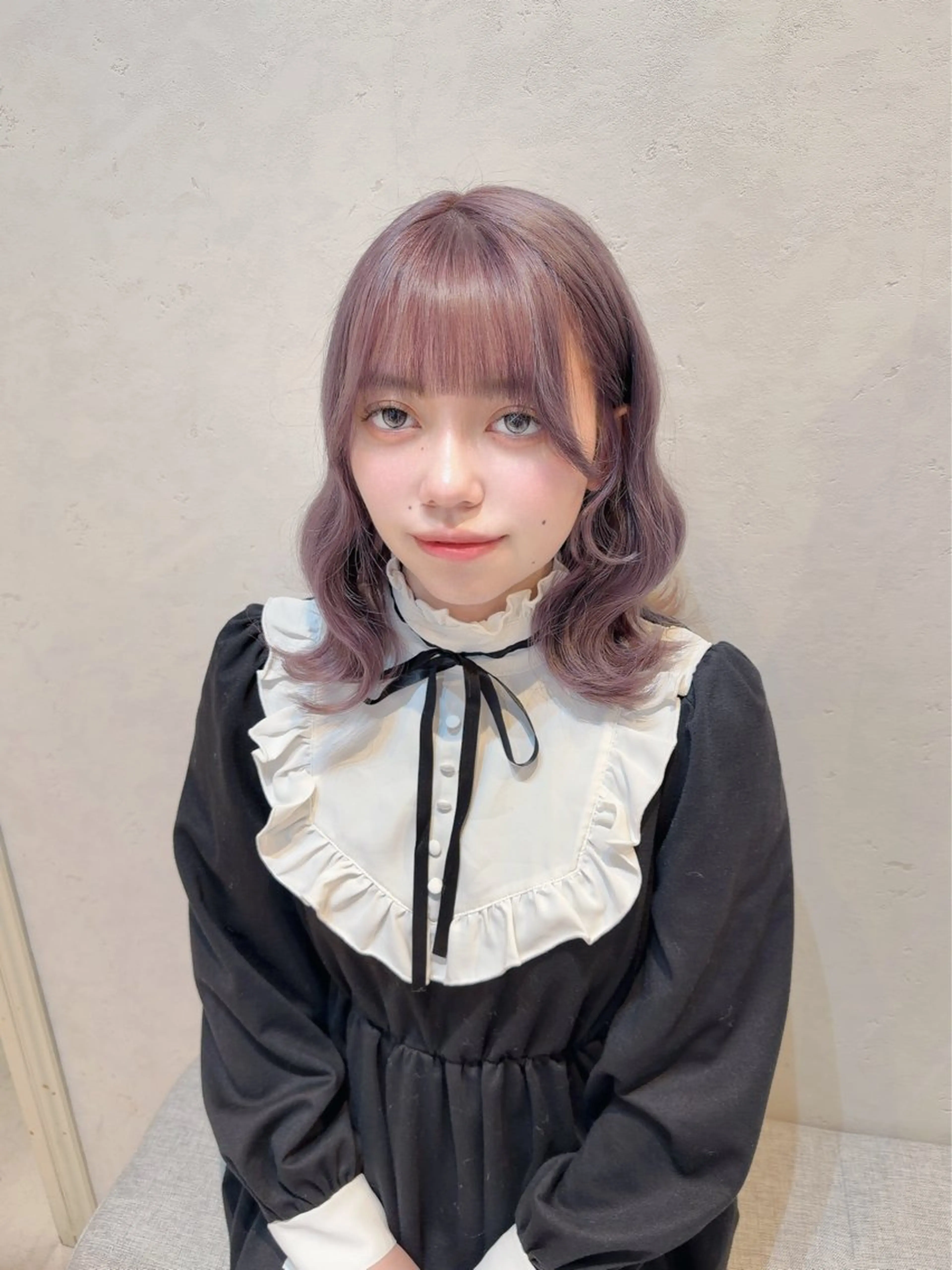 ミディアム カラー グレージュ ラベンダーカラー ラベンダーグレージュ ラベンダーグレー ヘアカラー ハイトーン/アレンジ かなで⊹ ࣪ ˖⟡のヘアスタイル