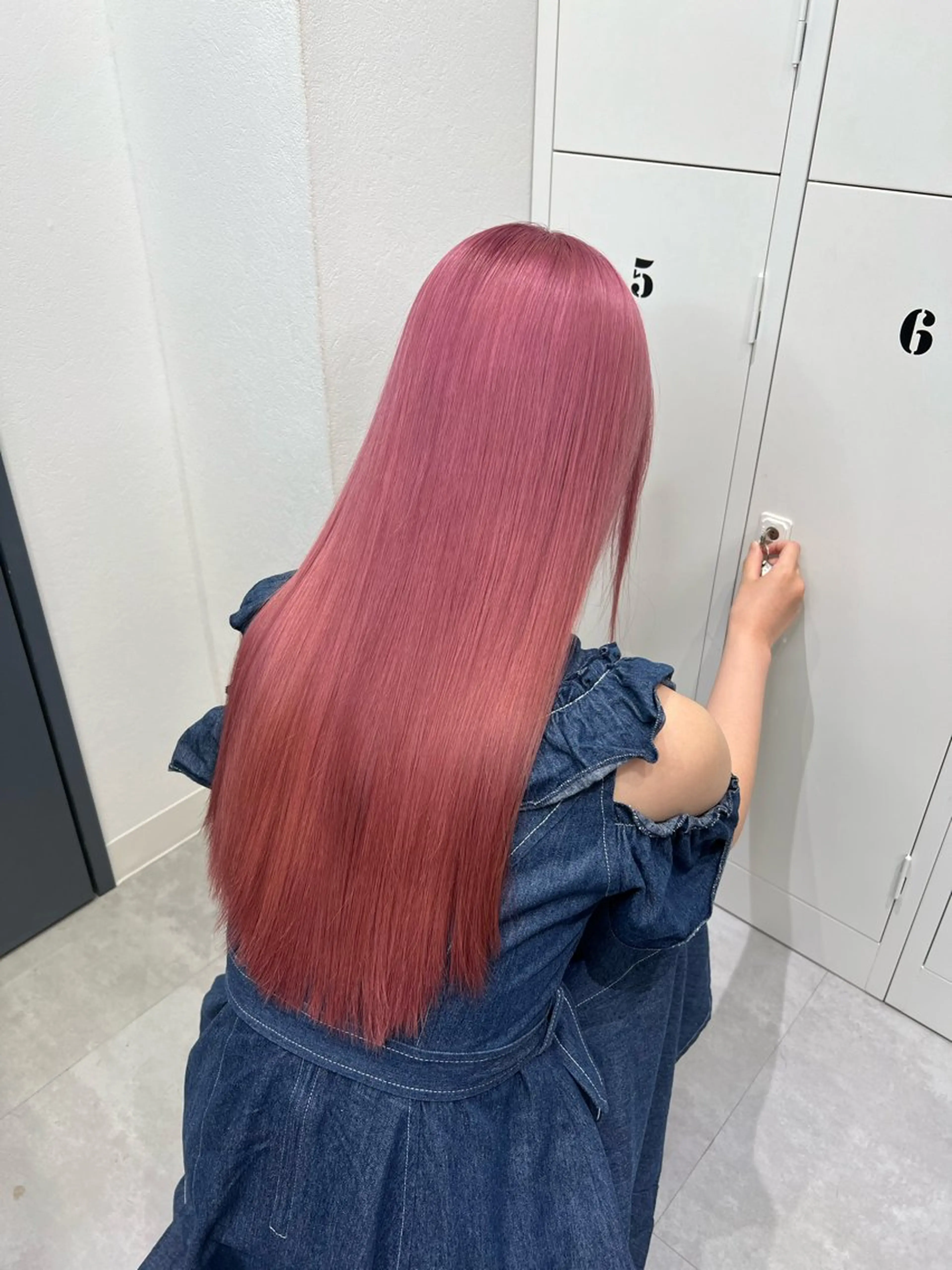 ロング カラー ベージュカラー ブリーチ 透明感カラー デザインカラー ダブルカラー ショート/ウルフ カットモデル募集のヘアスタイル