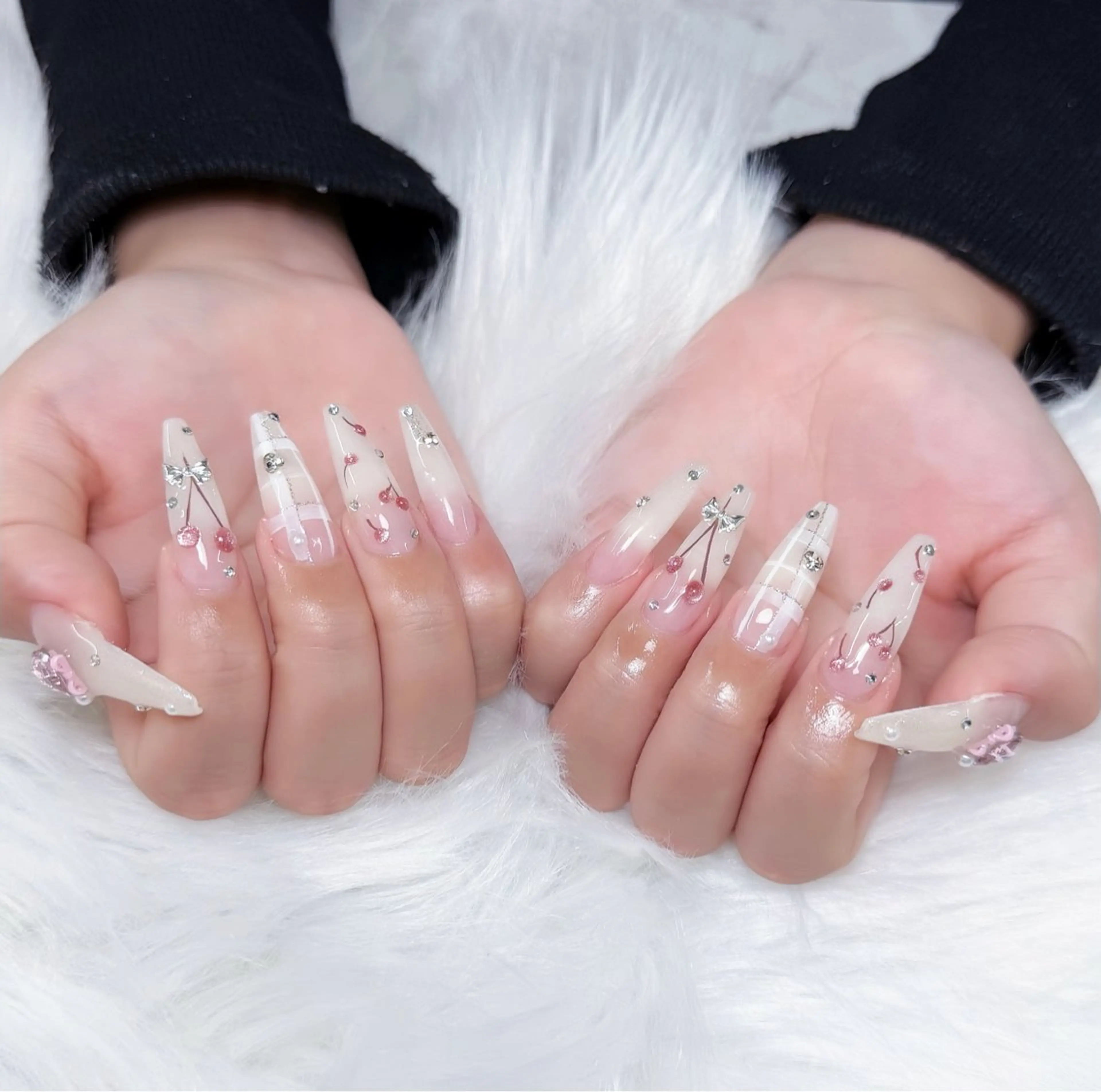 ネイル フレンチネイル キラキラネイル 韓国ネイル シンプルネイル ワンホンネイル ハンドネイル MEI Nailのネイルデザイン
