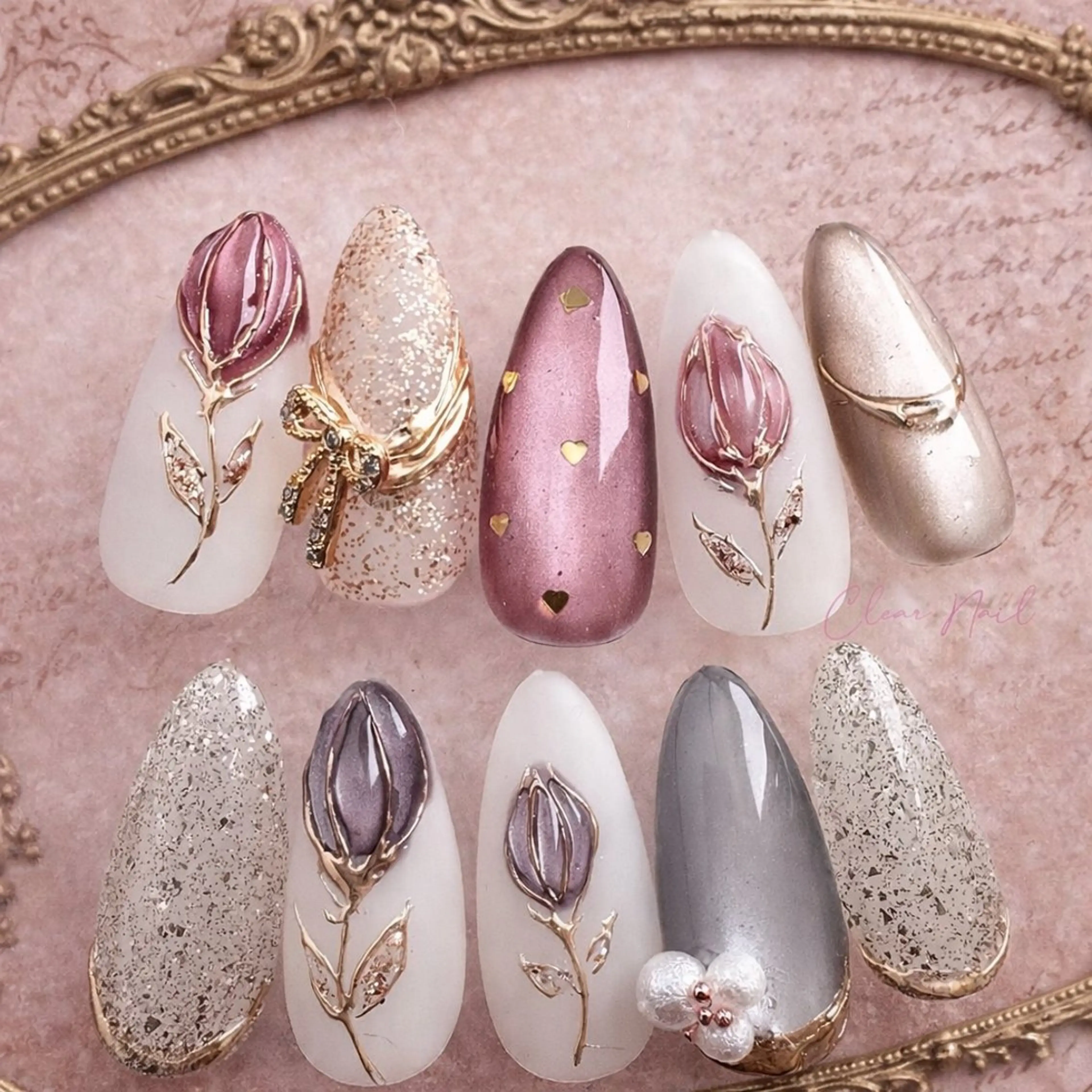 ネイル アートネイル ゴールド 春ネイル ハンドネイル Roger 舞のネイルデザイン