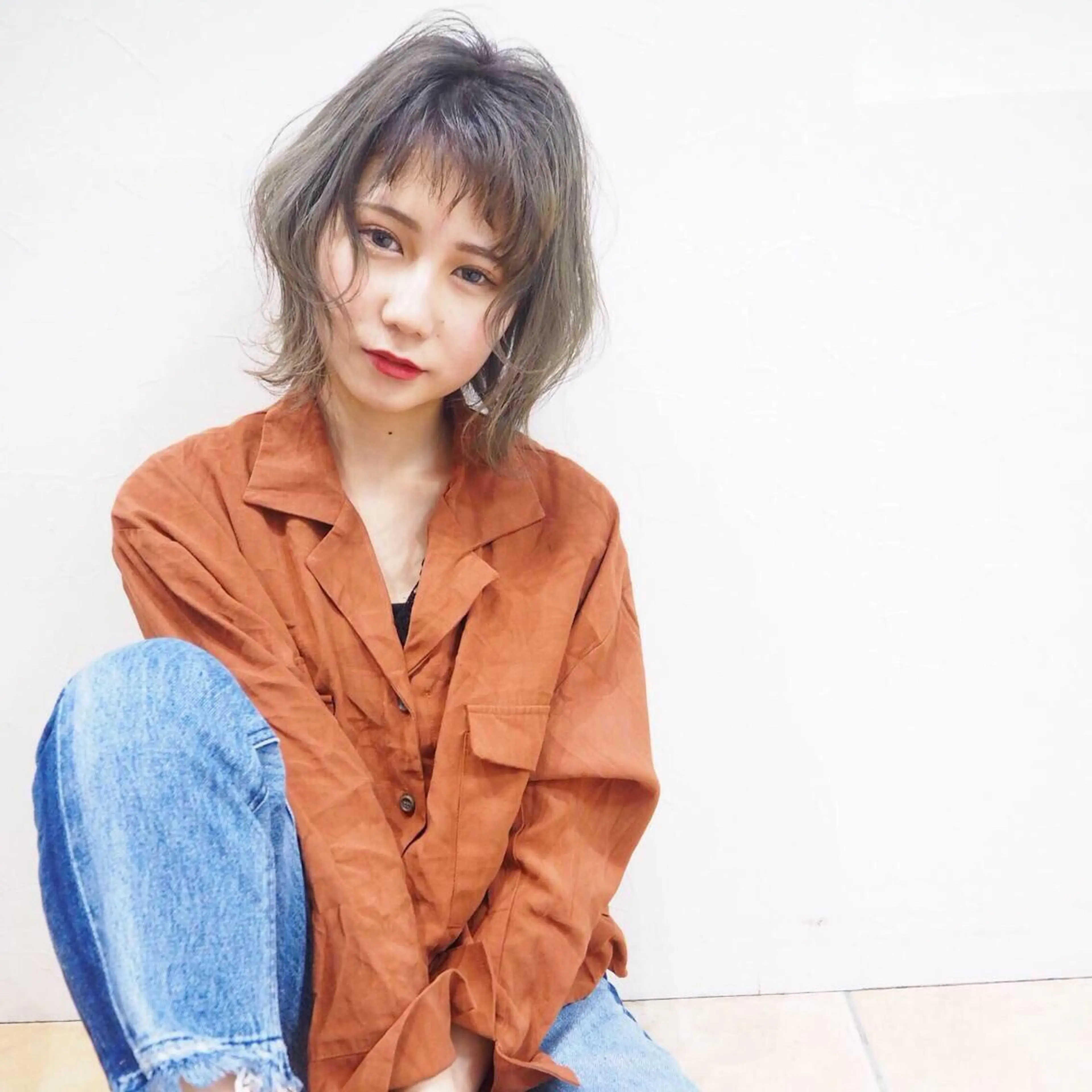 ミディアム カラー ヘアアレンジ マツエク・マツパ レイヤーカット✖️ 柔らかベージュカラーのヘアスタイル