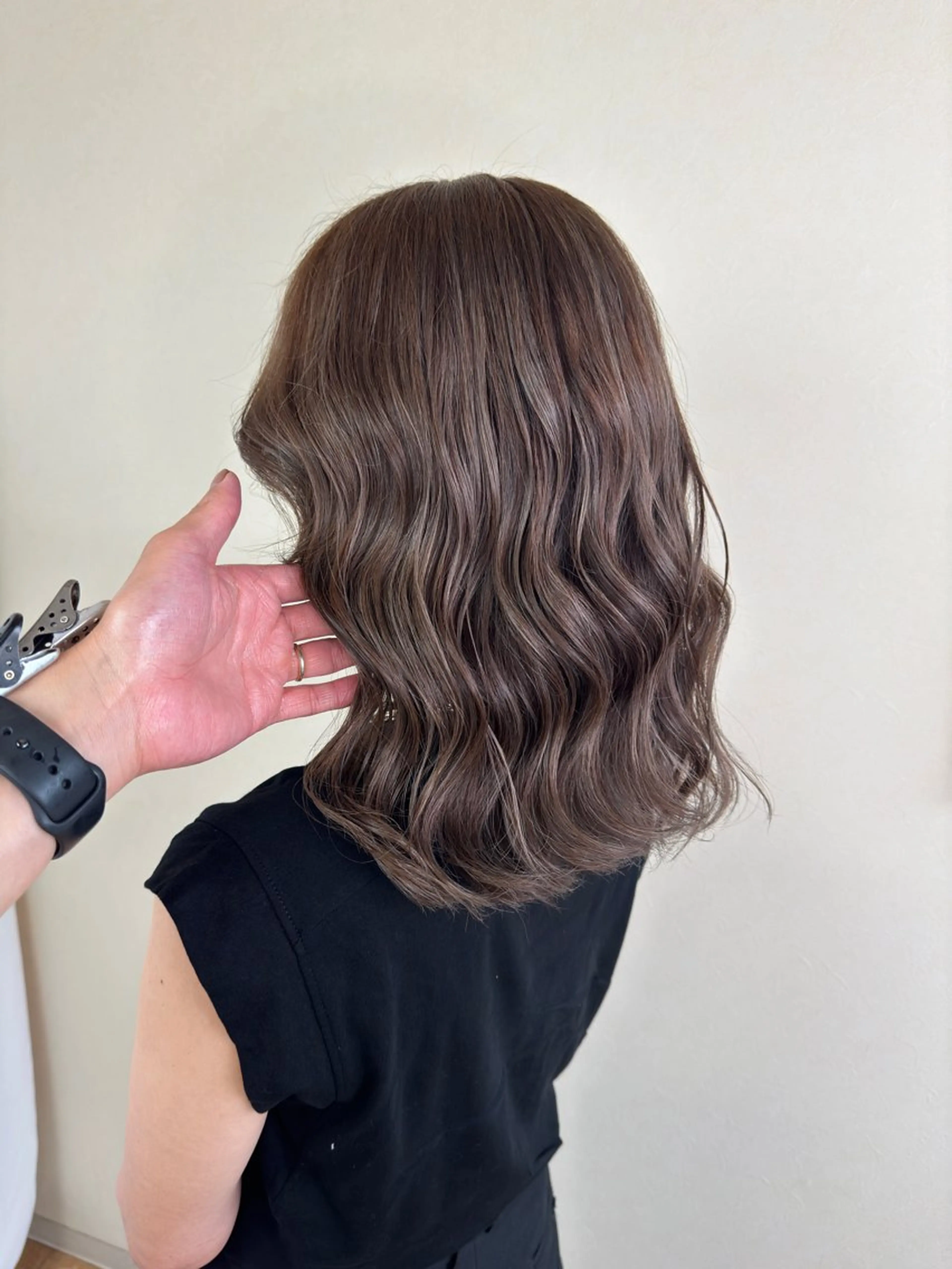 ミディアム カラー グレージュ ハイライトカラー ハイライト カット ヘアカラー トリートメント ハイライトカラー✨ グレージュ✨鎌倉光洋のヘアスタイル