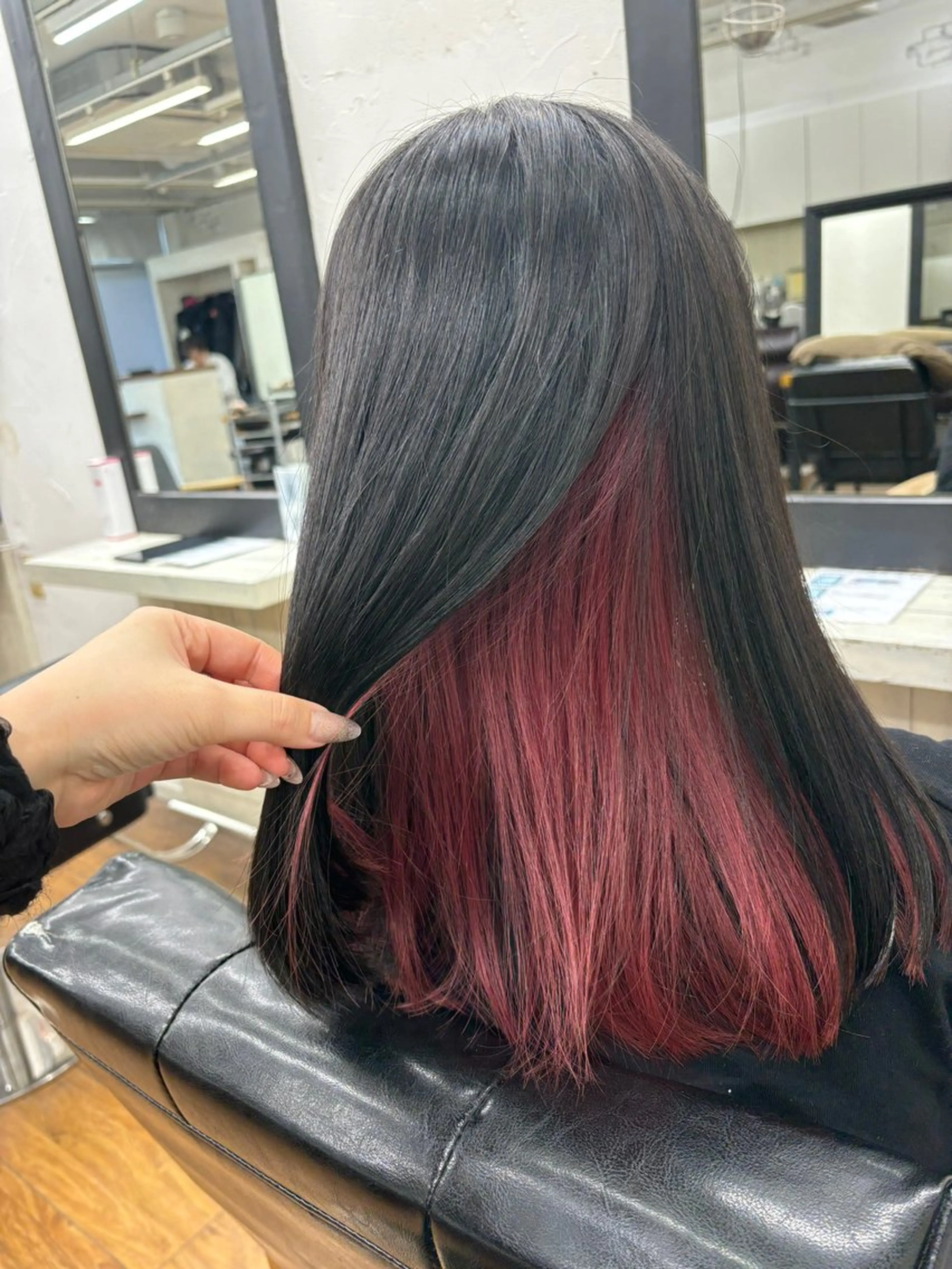 ロング カラー ブリーチ ヘアカラー トリートメント 香野 優子のヘアスタイル