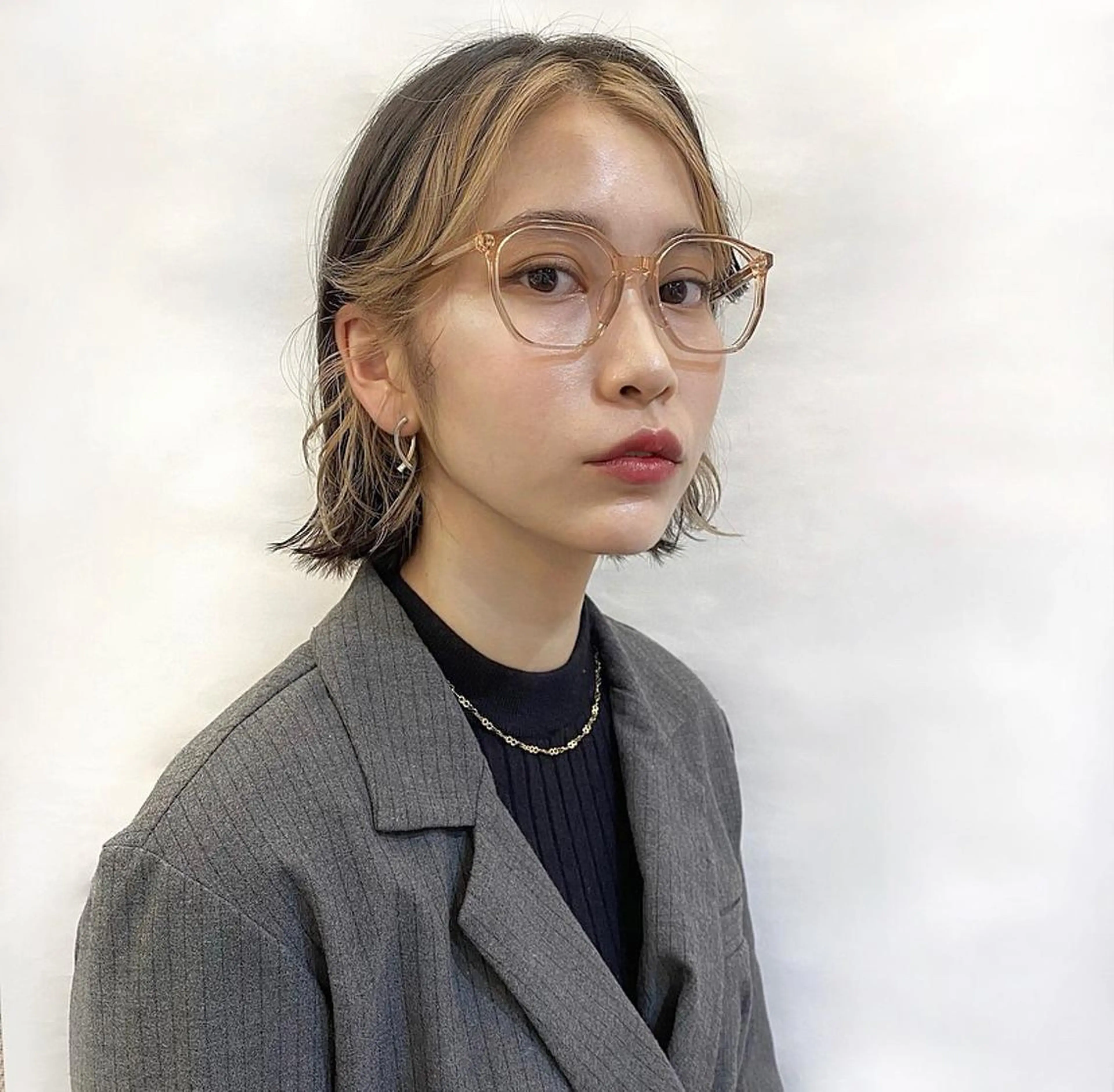 ショート カラー ミストバング  フェイスフレーミング ボブ hyuga/パーマ /ニュアンスパーマのヘアスタイル