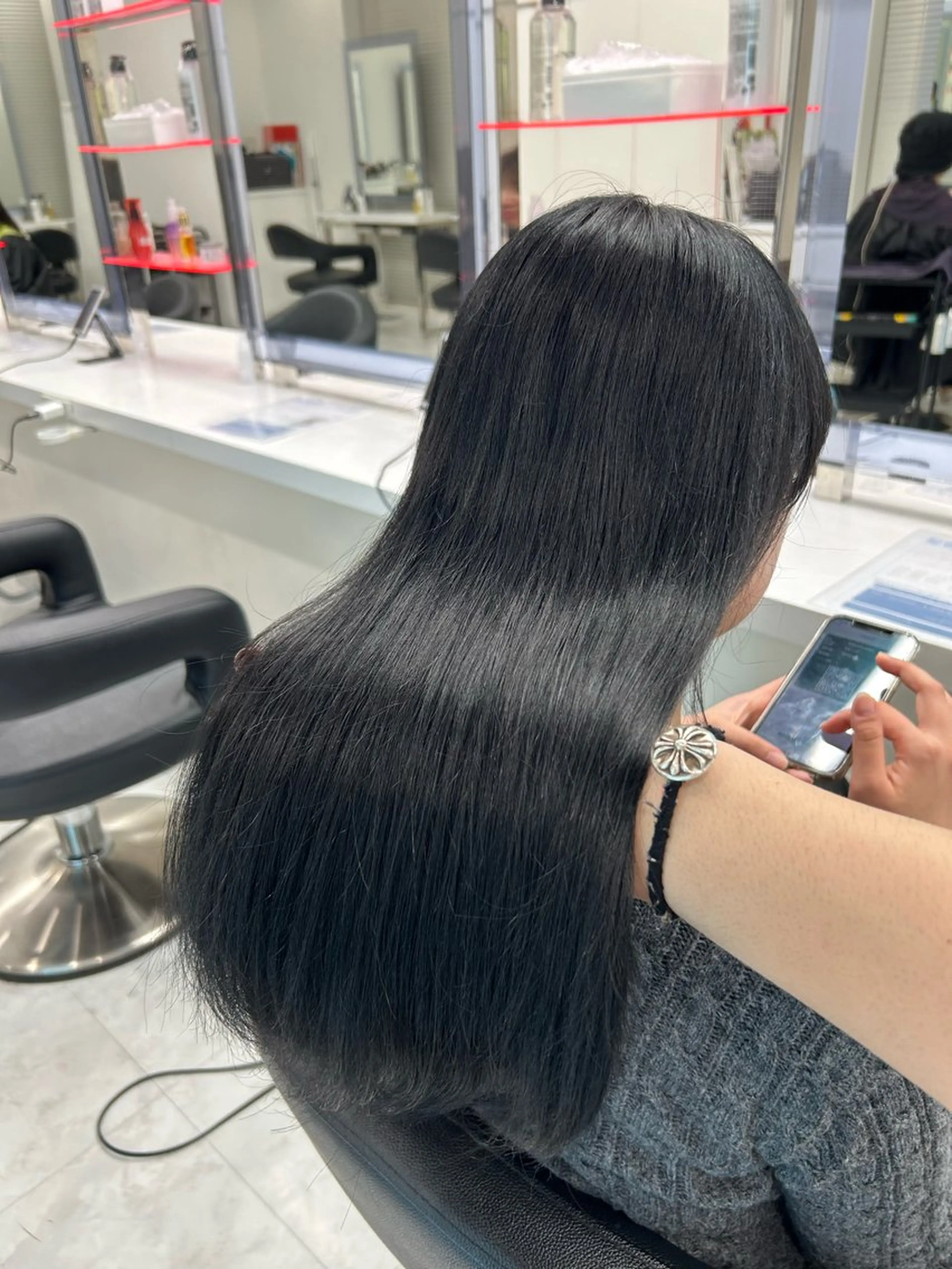 セミロング カラー 黒髪 ブルーカラー ブルーブラック 透明感カラー 韓国カット/ パーマ/KOTAのヘアスタイル