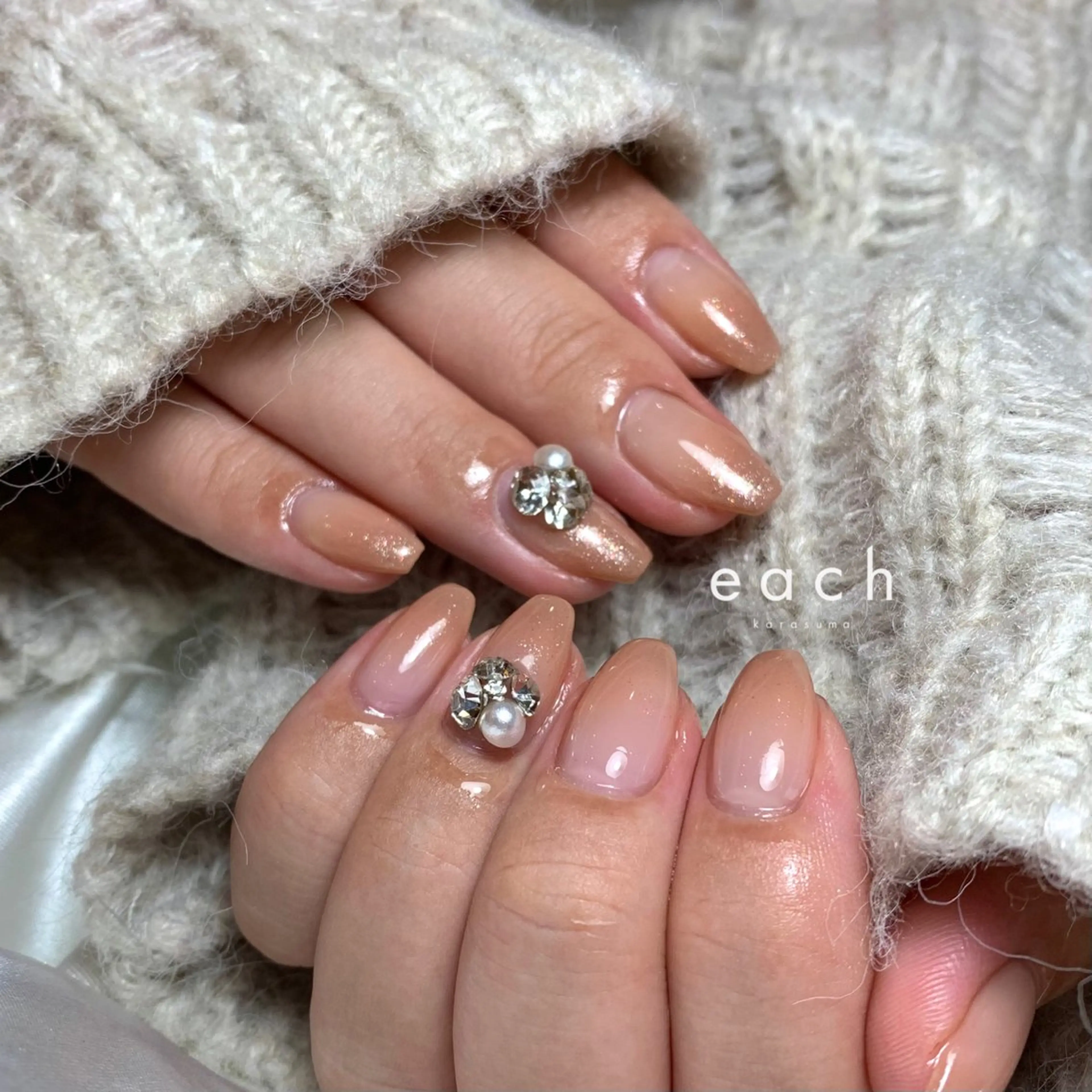 ネイル グラデーション ラメ(グリッター) ラメグラデーション each Hibikiのネイルデザイン