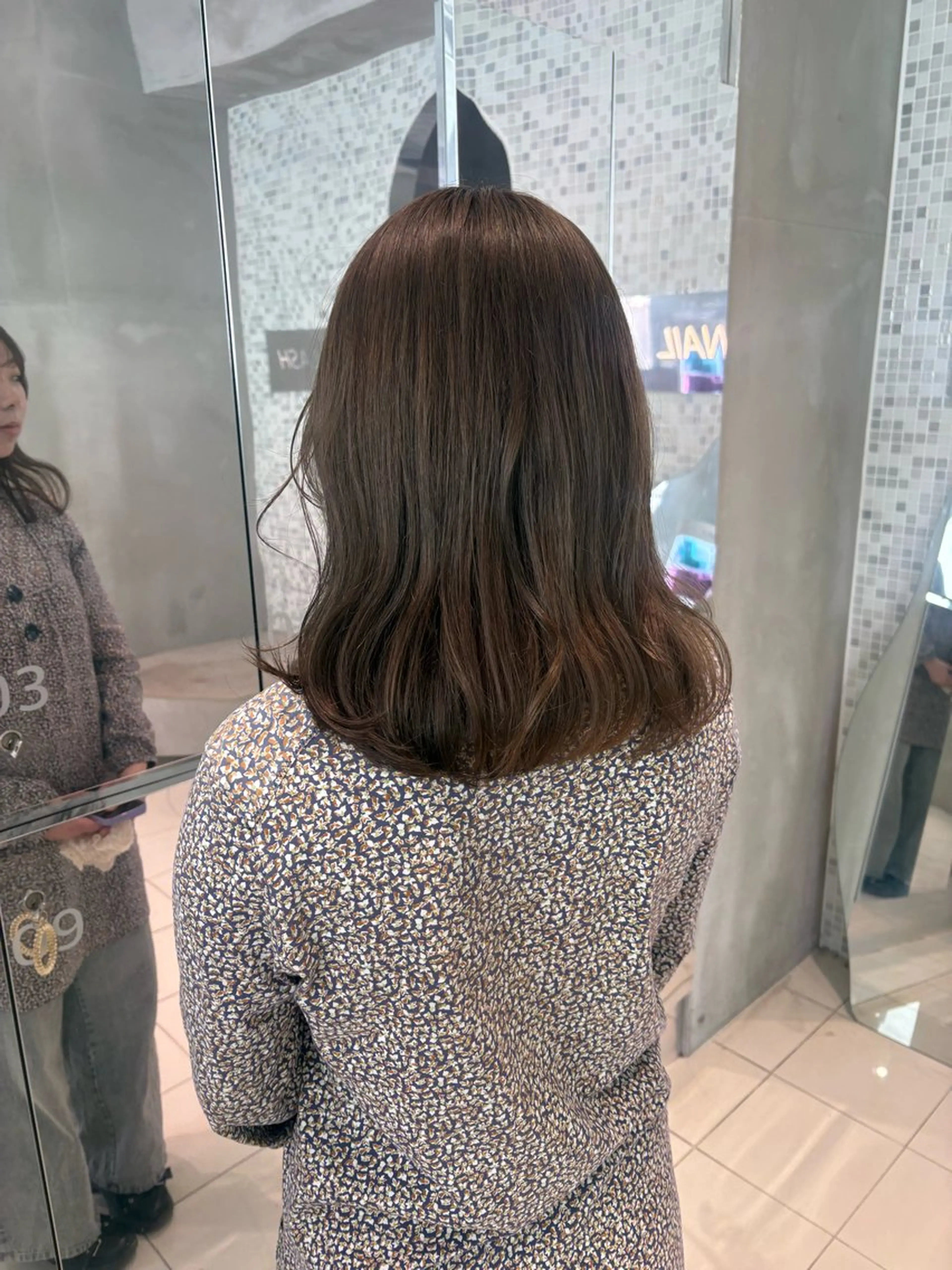 ミディアム カラー アッシュ ベージュカラー カット ヘアカラー トリートメント 透明感カラー🫧 nanohaのヘアスタイル