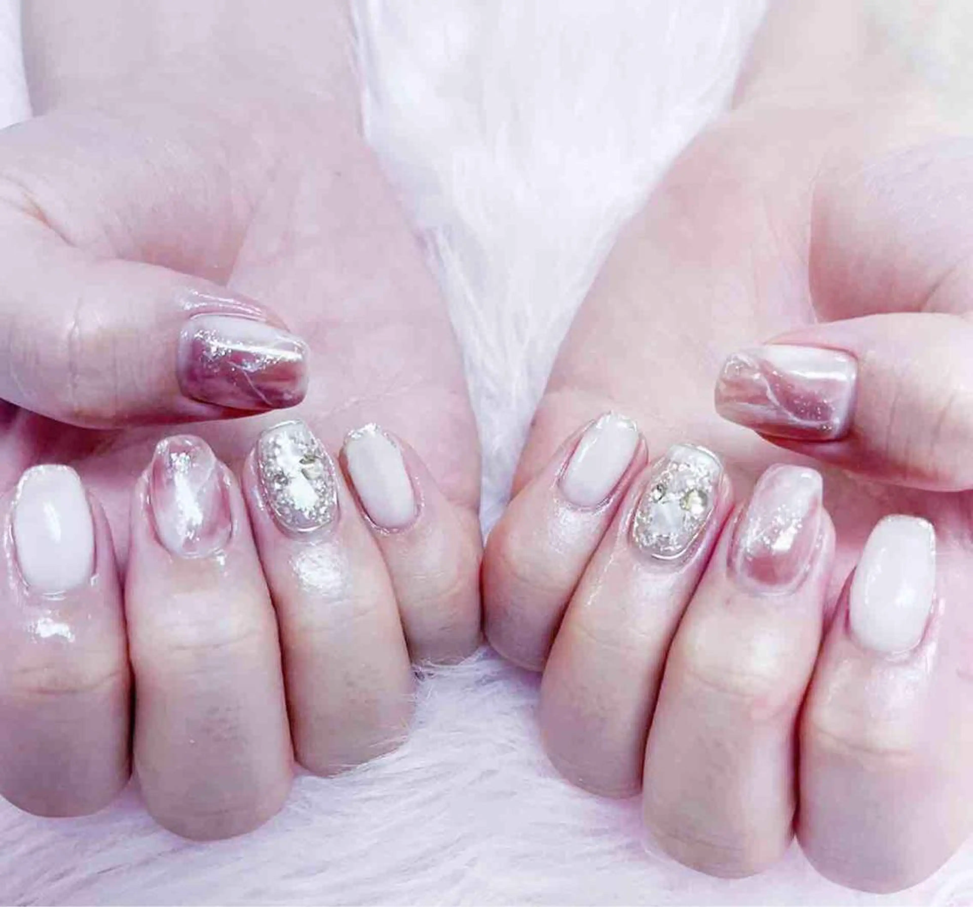 ネイル ハンドネイル MoonNail ユリ🌸のネイルデザイン