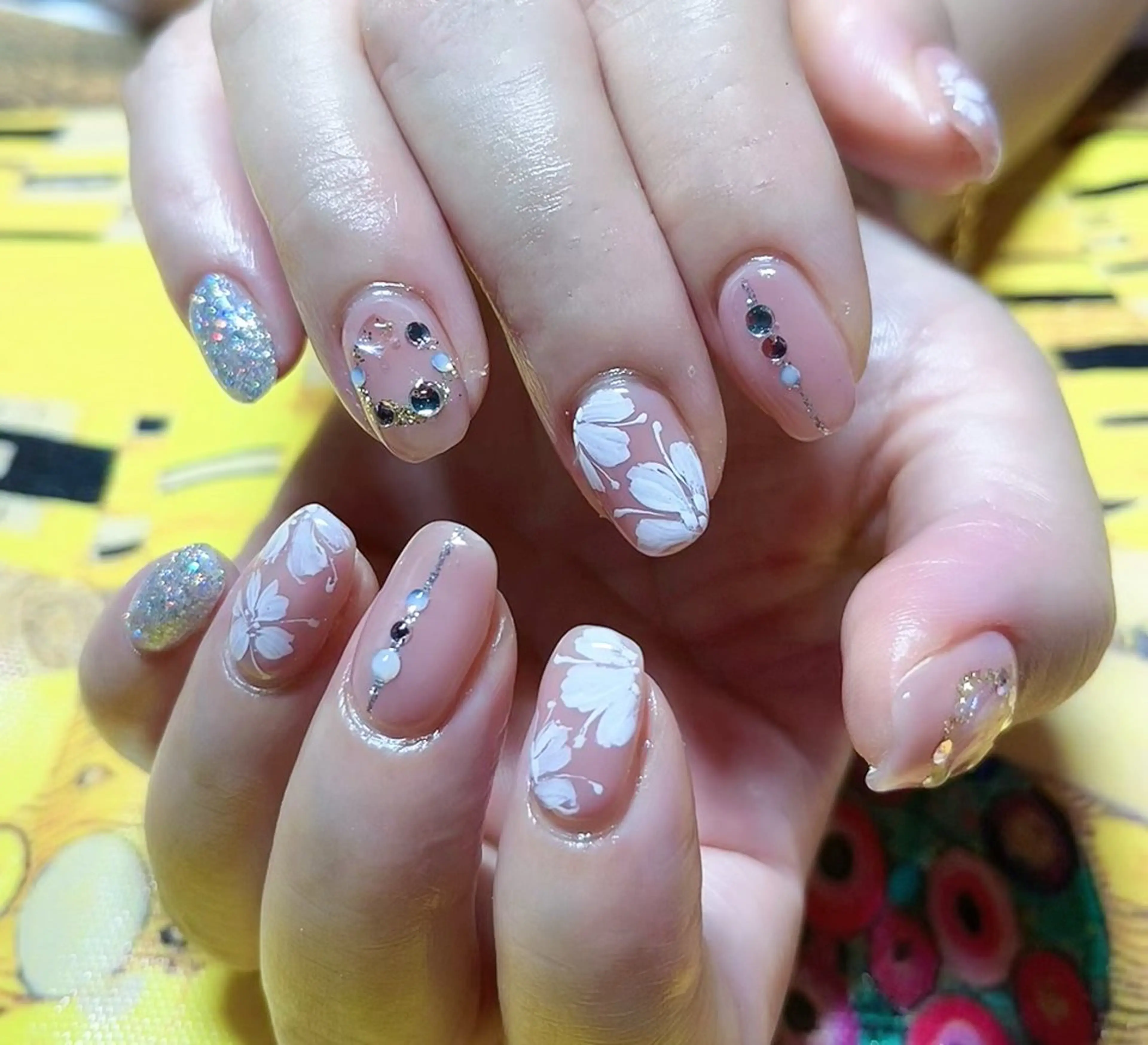 ネイル ハンドネイル MoonNail ユリ🌸のネイルデザイン