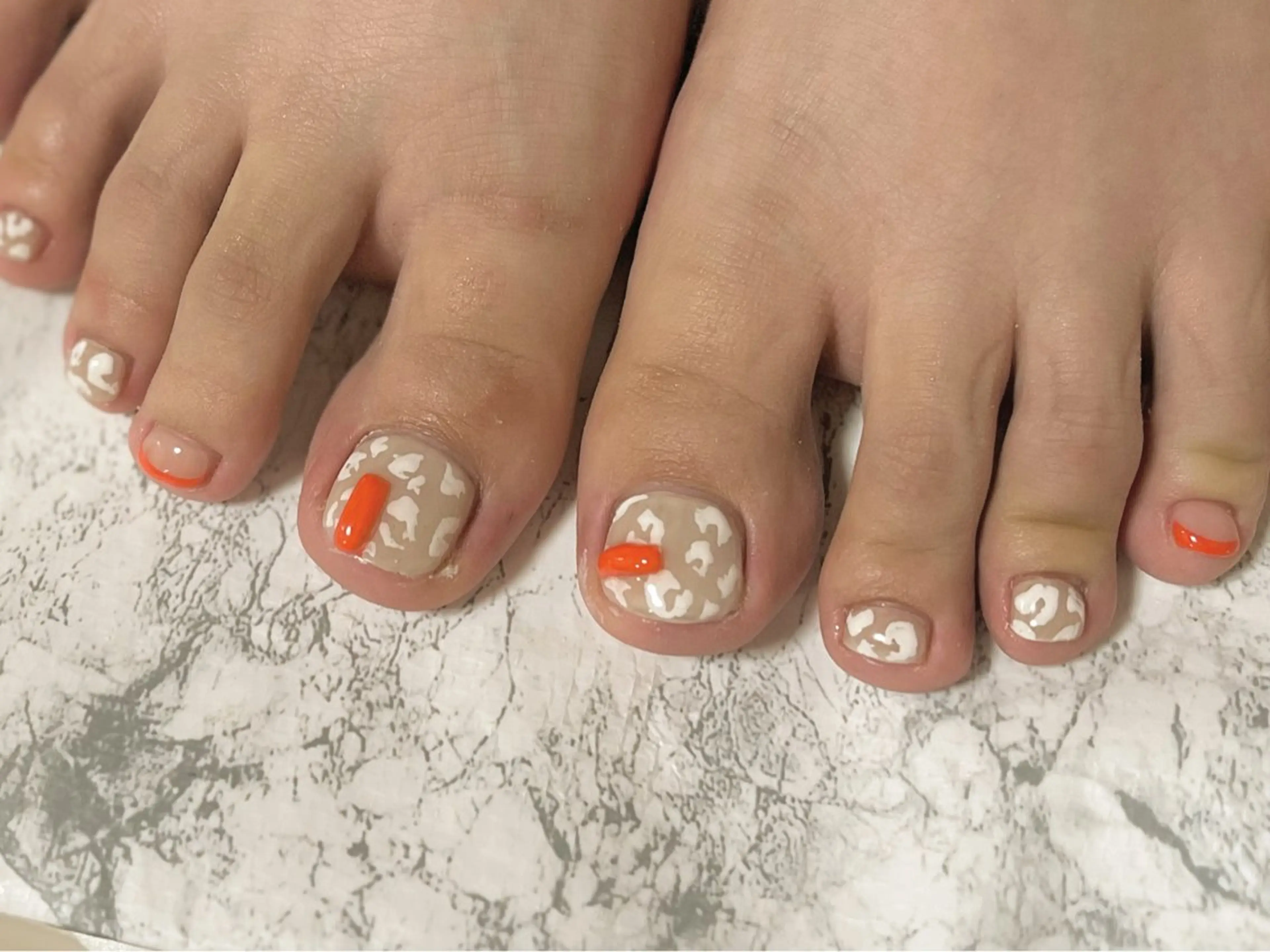 ネイル フットネイル ニュアンスネイル オレンジ シンプルネイル 春ネイル nail fufla ♡yamane♡のネイルデザイン