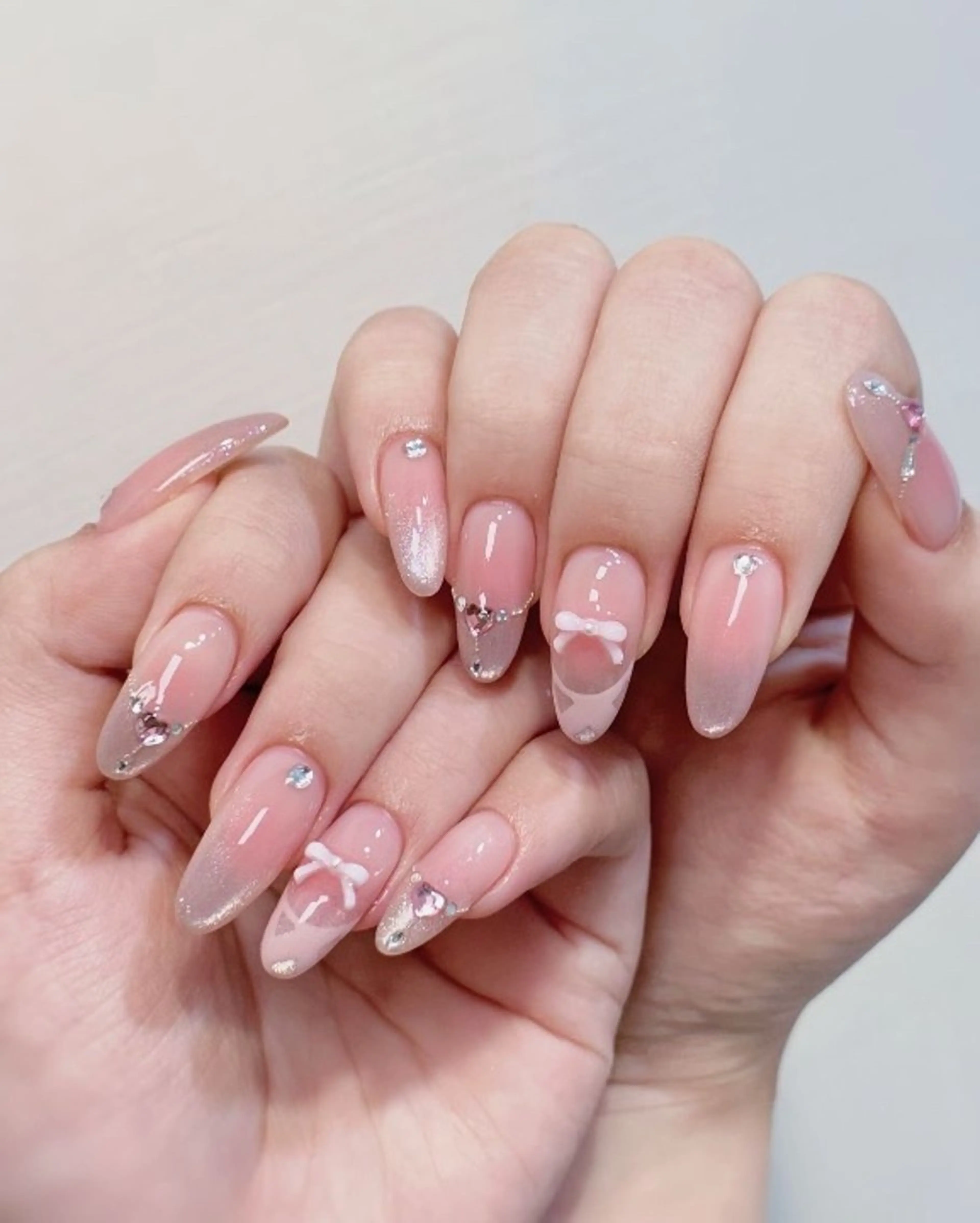 カラー グラデーションカラー ピンクカラー ハンドネイル AIN Nailのネイルデザイン