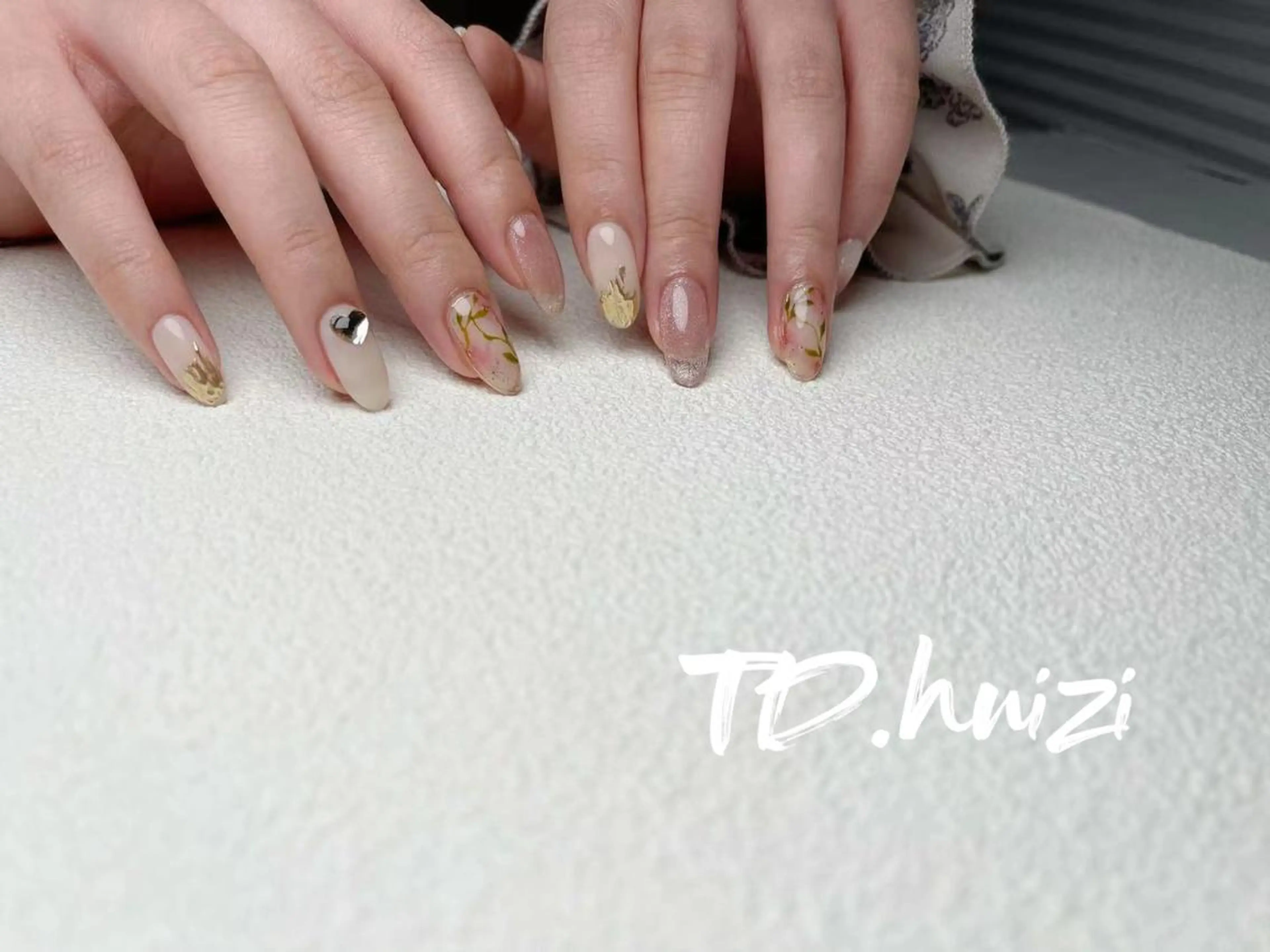 セミロング めぐみのネイルサロン スタッフ練習のネイルデザイン