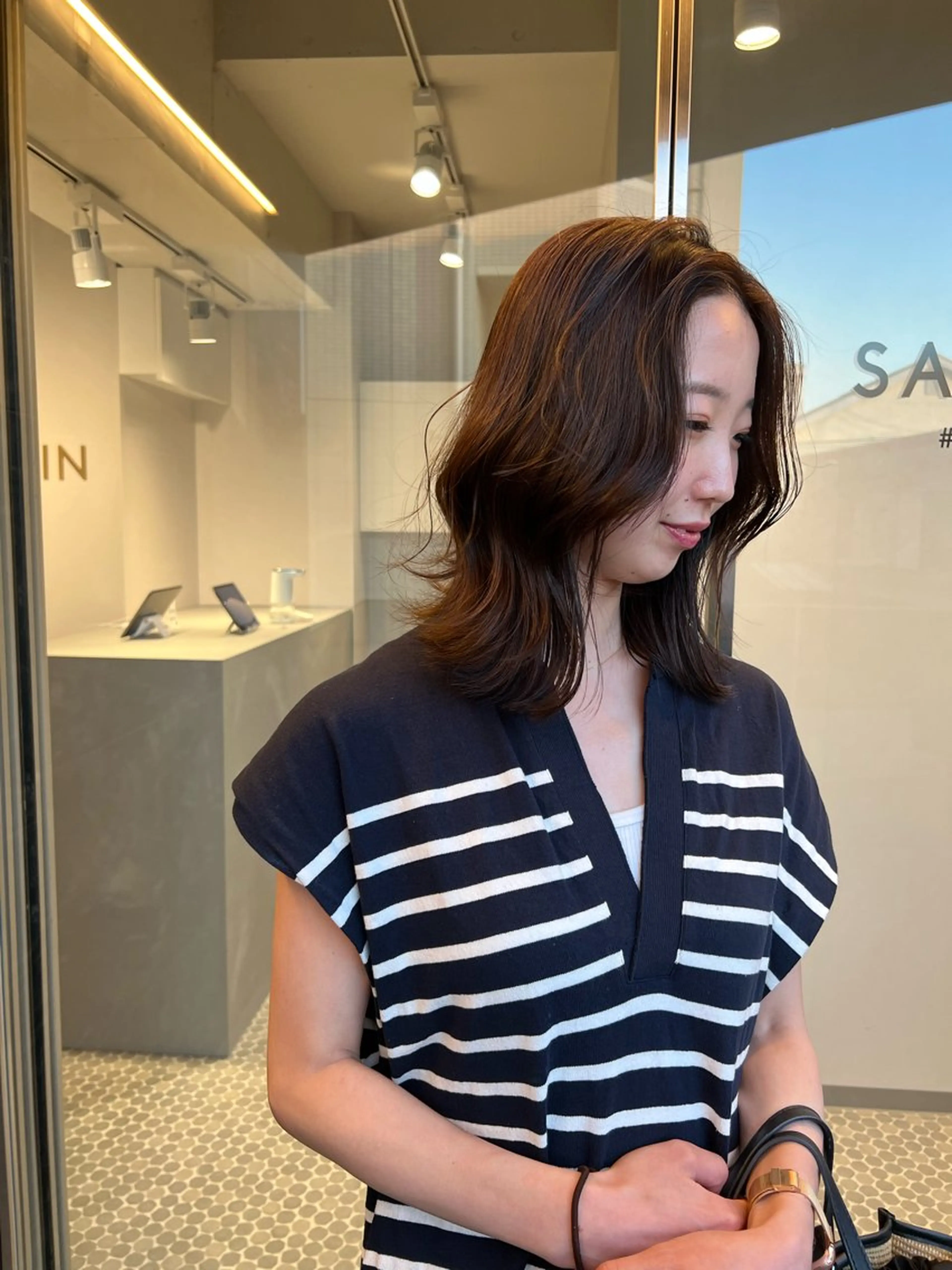 ミディアム カラー レイヤーカット 樋野 亮のヘアスタイル