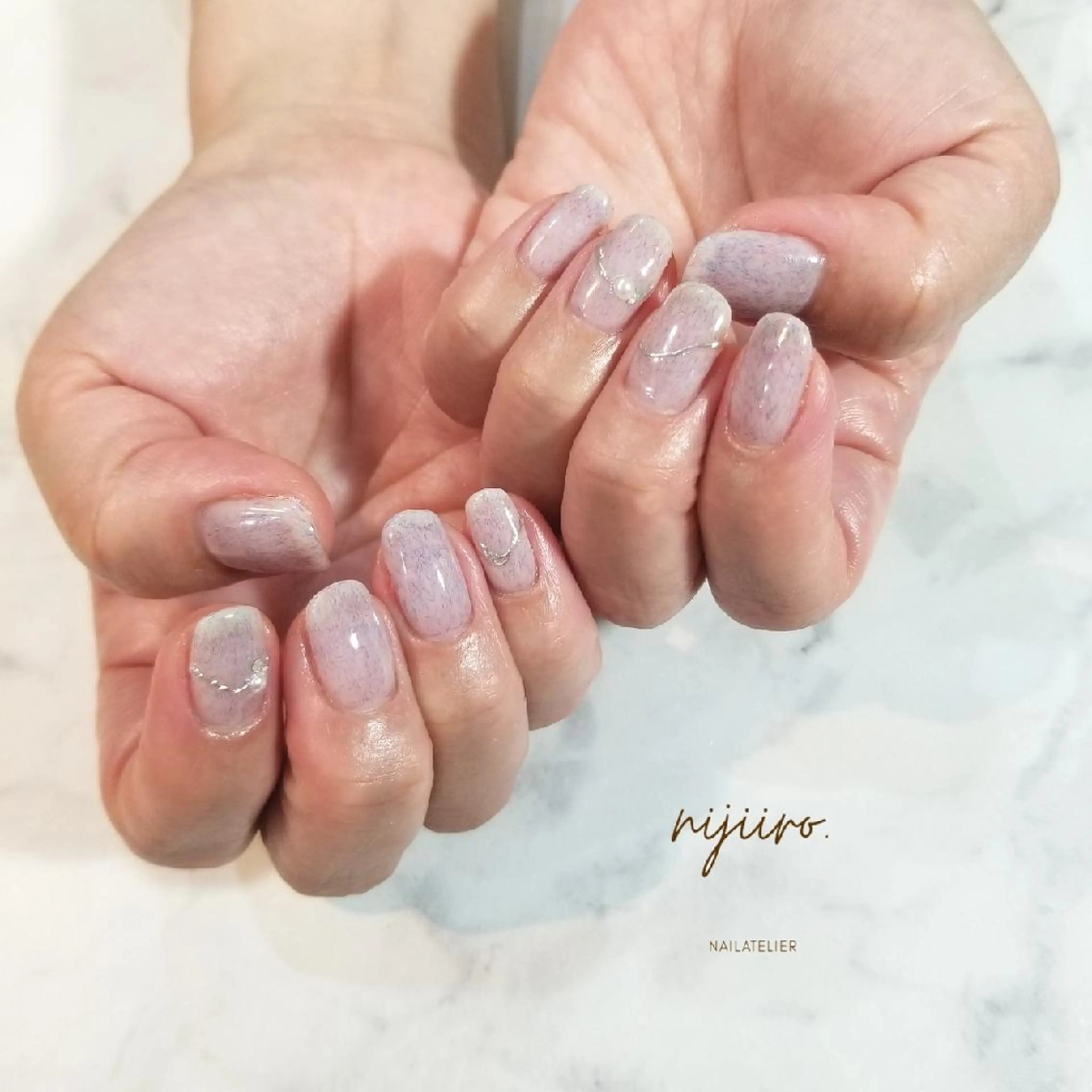 ネイル ミラーネイル シンプルネイル ハンドネイル nijiiro🌈 サトウのネイルデザイン