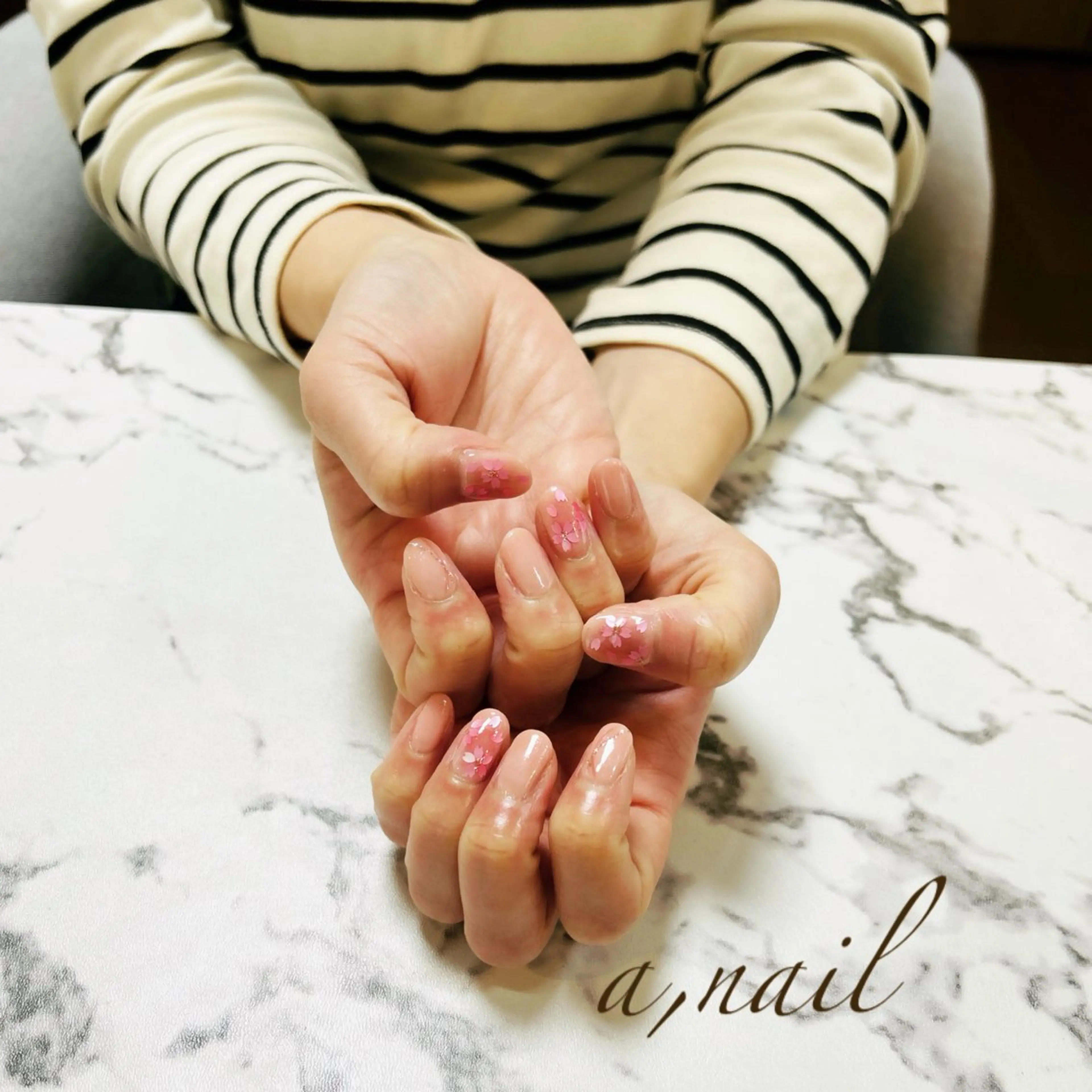 ネイル チークネイル 桜ネイル キラキラネイル オフィスネイル シンプルネイル ハンドネイル ネイルサロン エーネイルのネイルデザイン