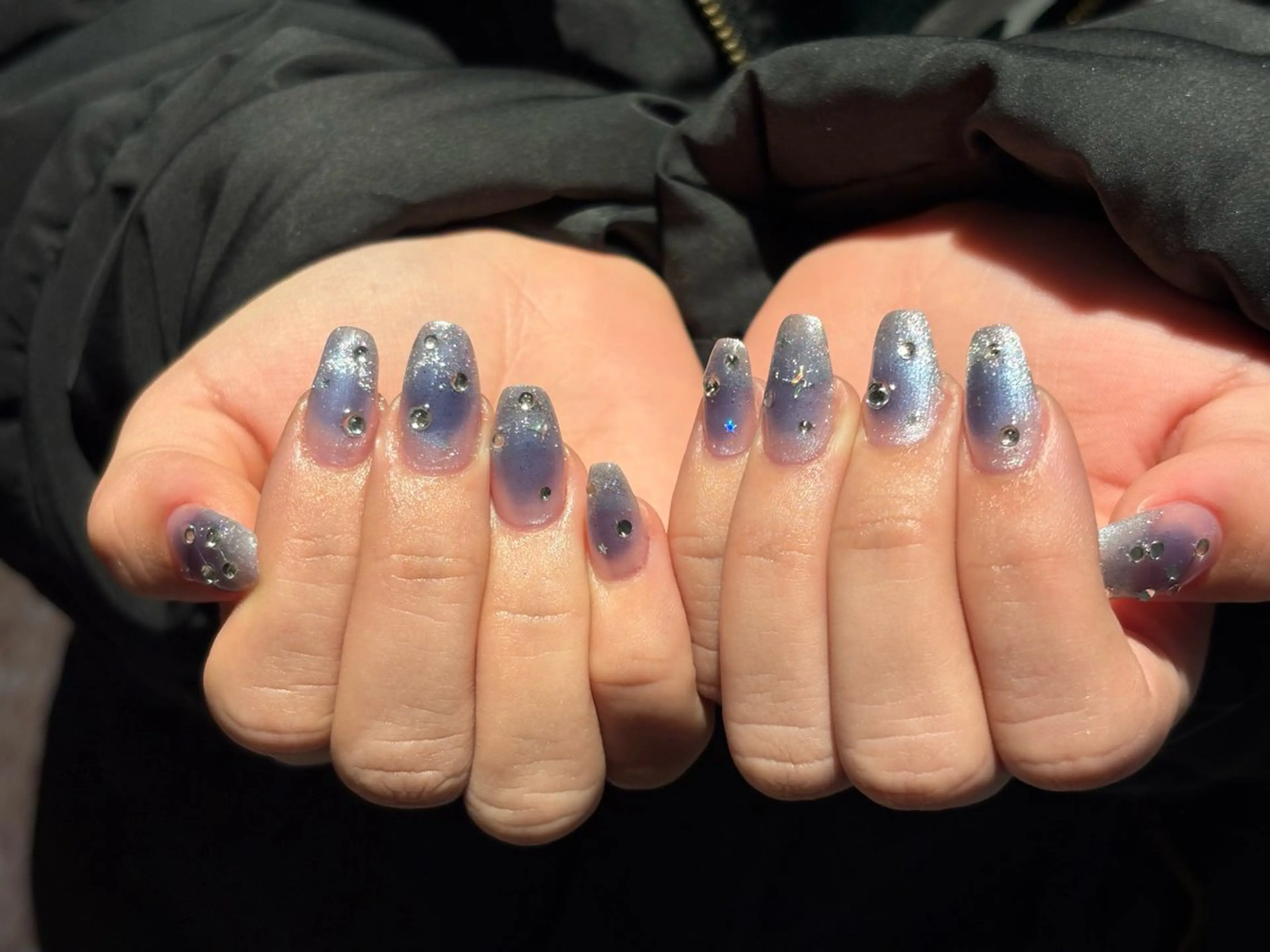 ネイル ストーンネイル ハンドネイル 祇園 彩寧のネイルデザイン