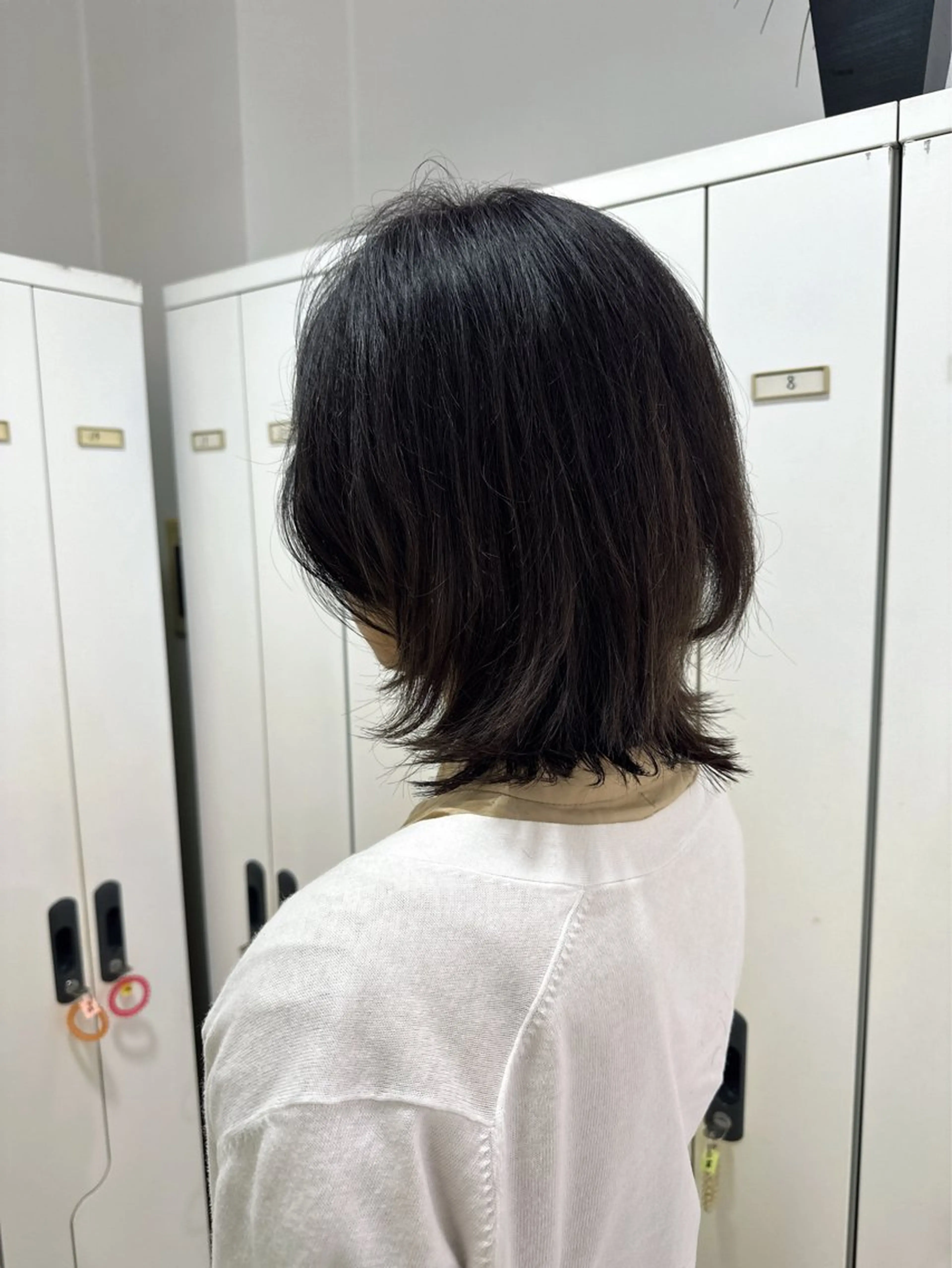 ミディアム レイヤーカット ウルフカット ウルフレイヤー レイヤー 艶々カラーのヘアスタイル