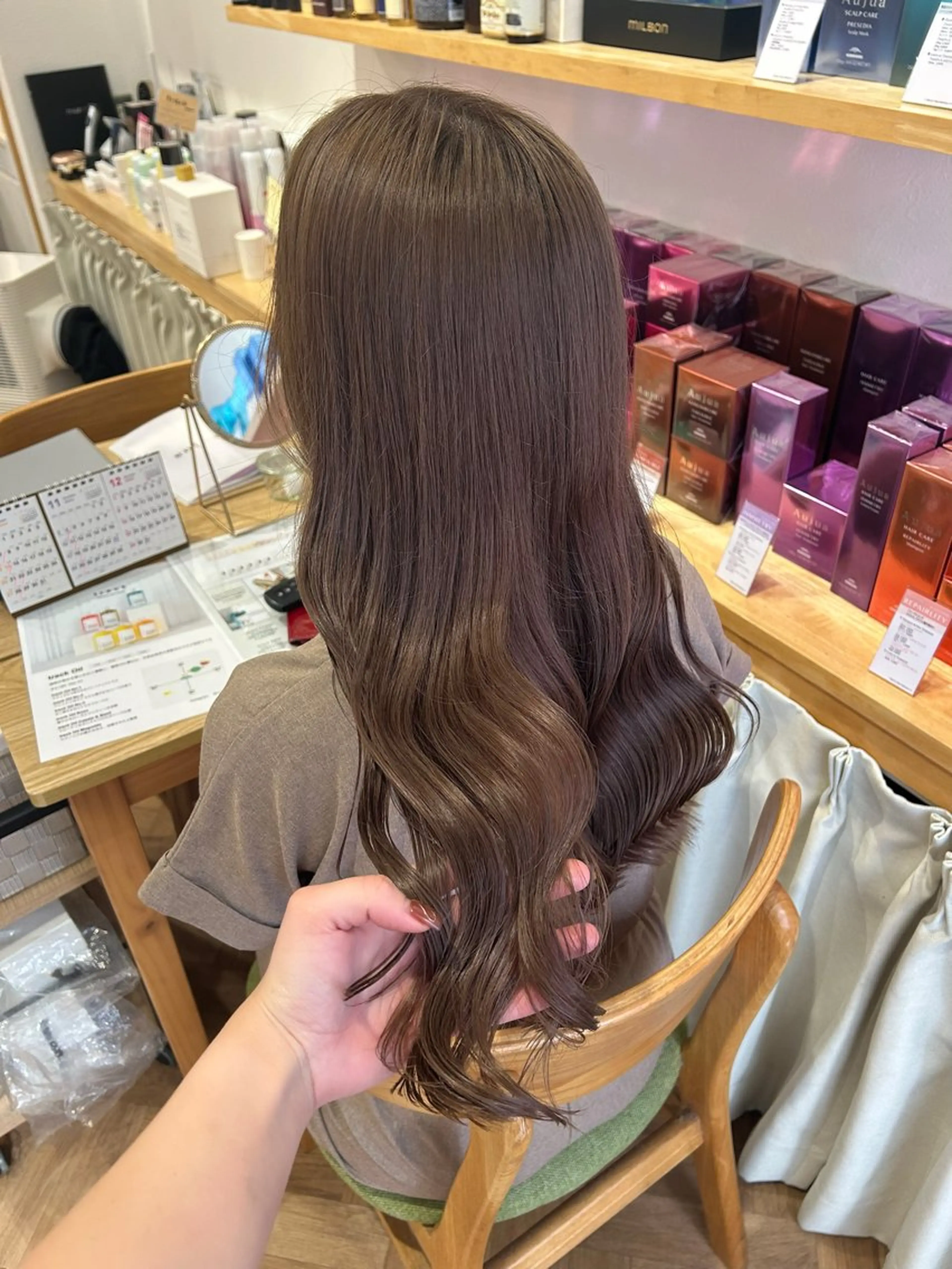 ロング カラー ベージュカラー ミルクティーベージュ merc.🕊大西‎ 香瑚のヘアスタイル