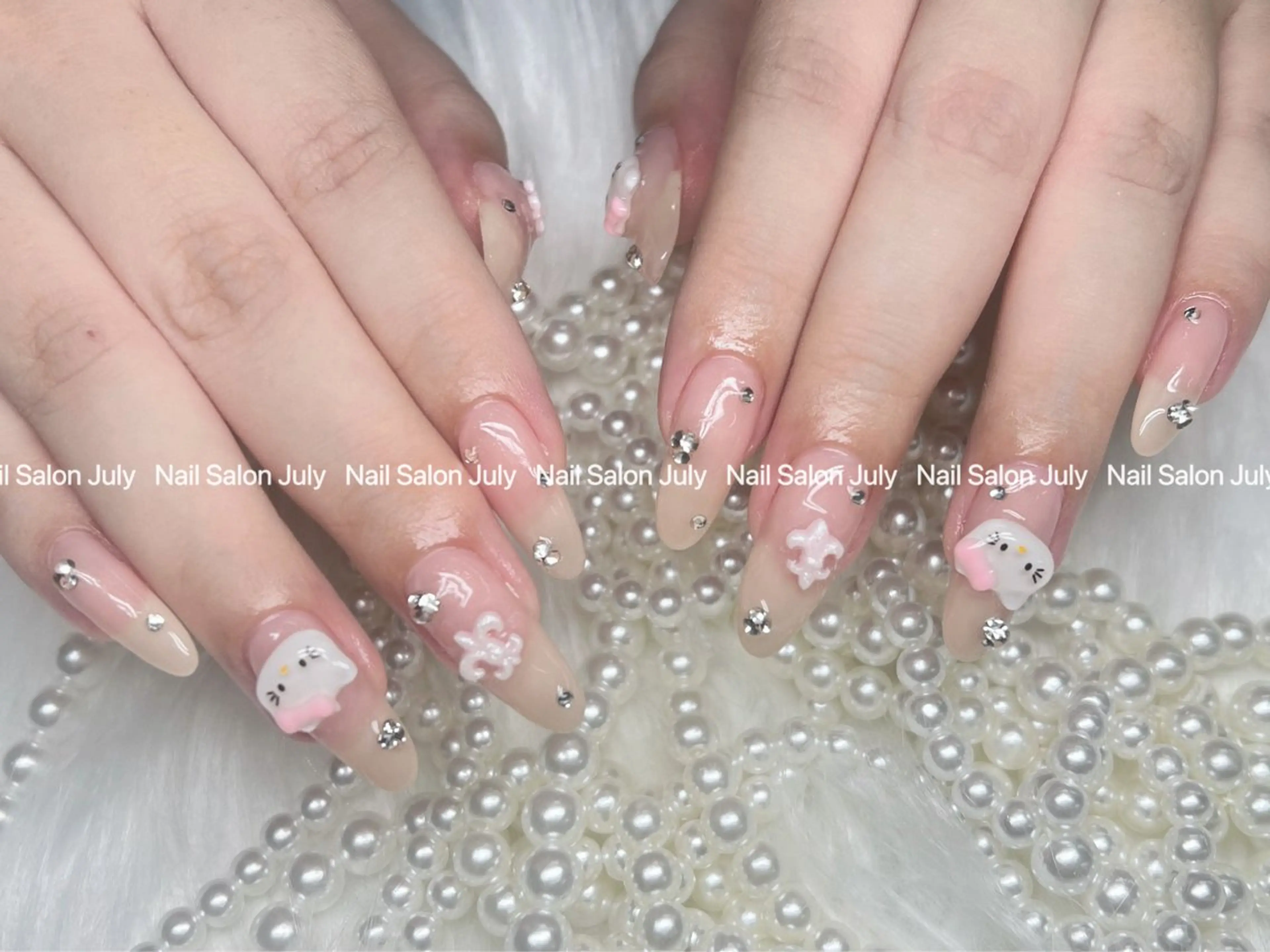 ネイル アートネイル オーロラネイル ジェルネイル ガーリー キラキラネイル July モモのネイルデザイン