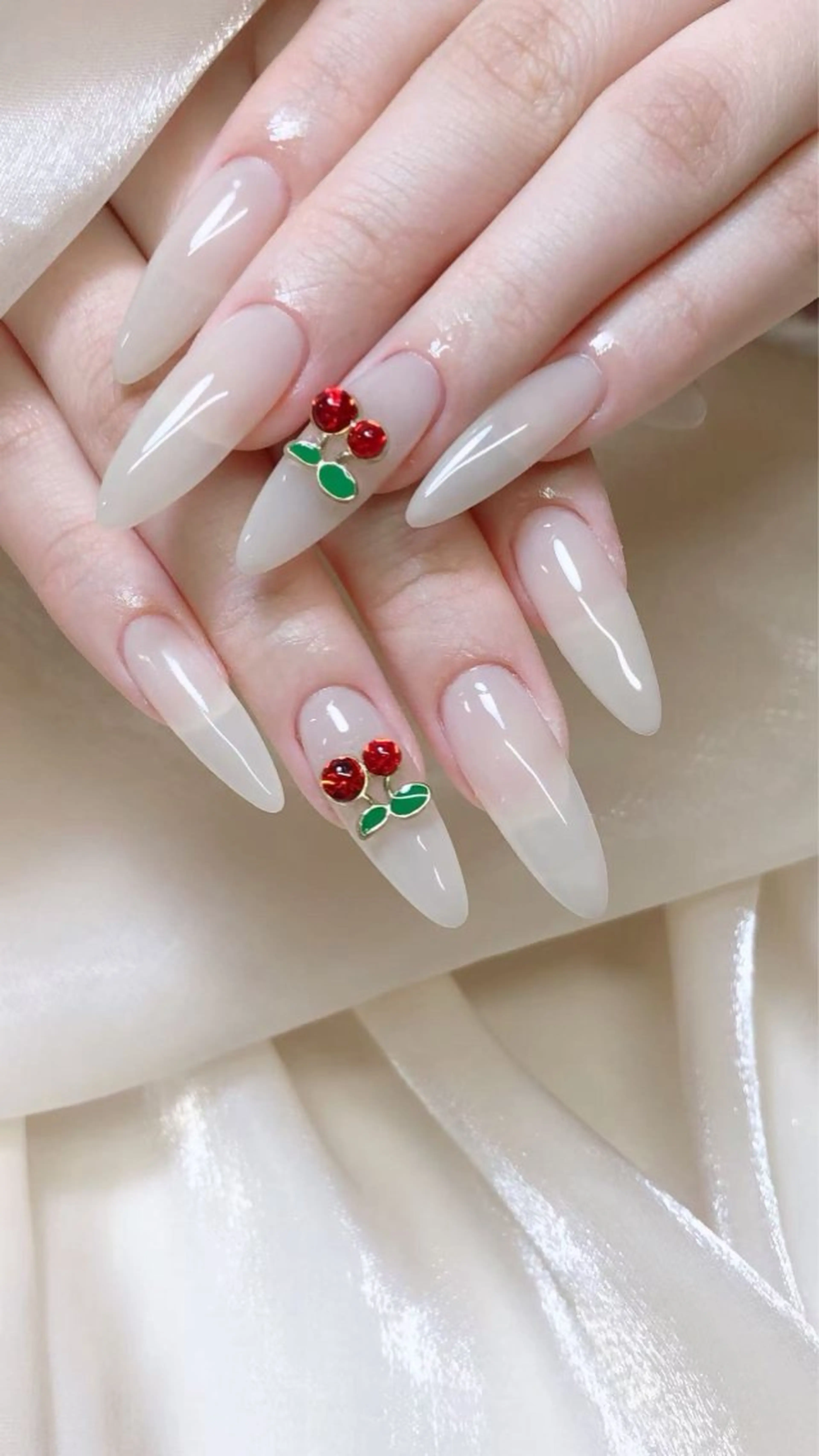 ネイル ハンドネイル ルラワンネイル エンのネイルデザイン