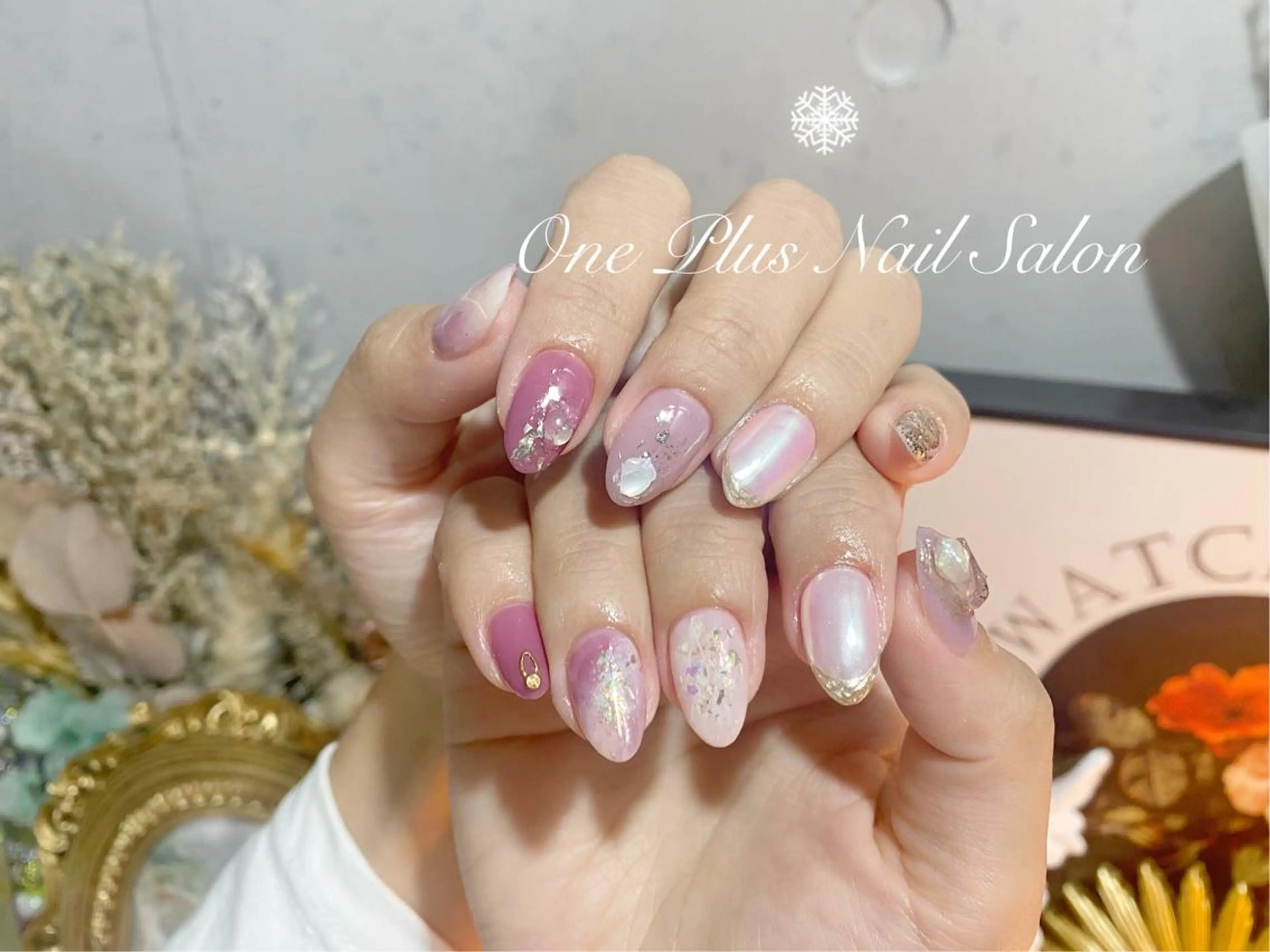 ショート カラー ネイル ニュアンスネイル ハンドネイル One Plus Nail Salonのネイルデザイン