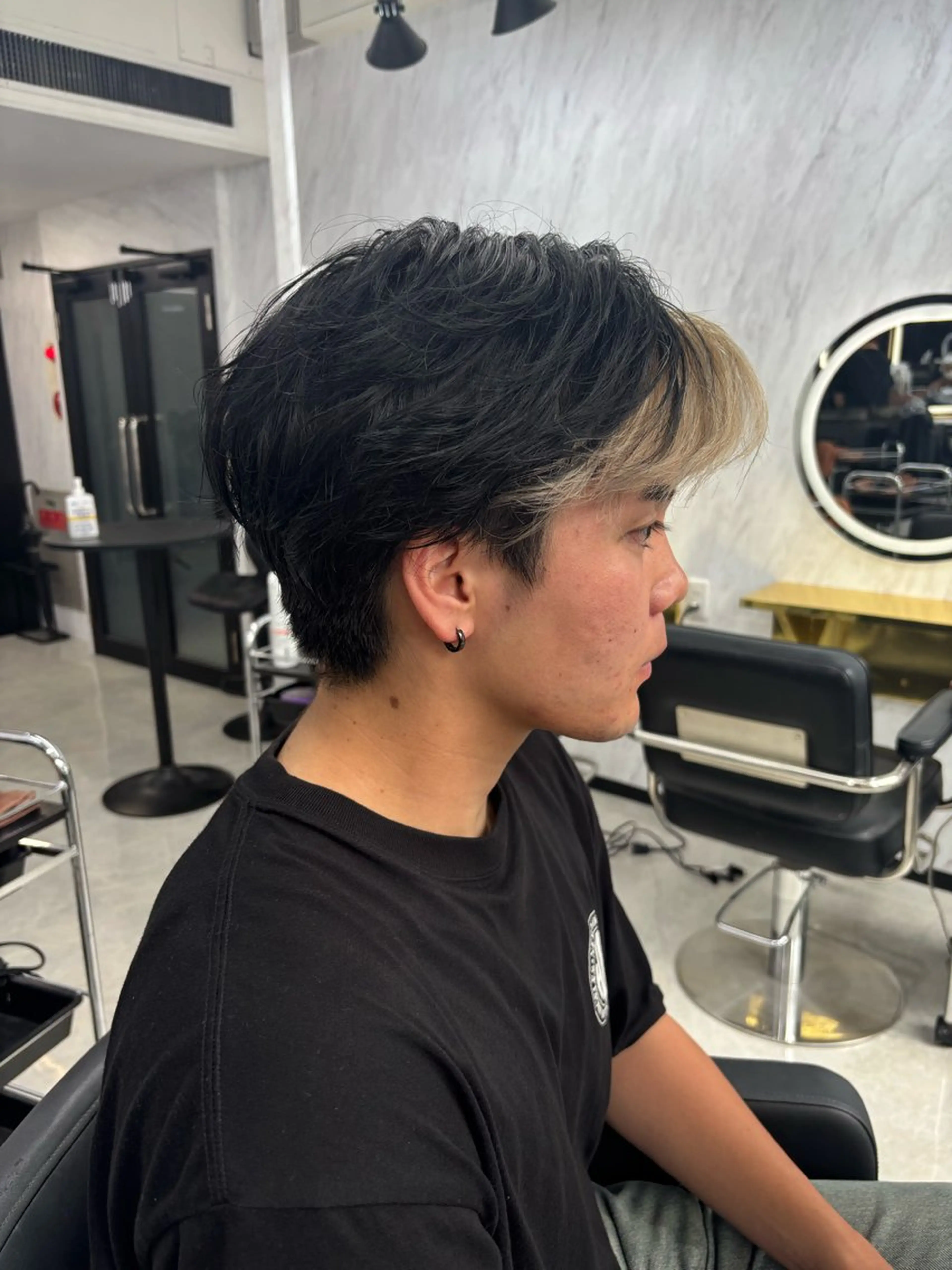 カラー メンズ ミストバング  フェイスフレーミング ヘアカラー Assistant MOEのヘアスタイル