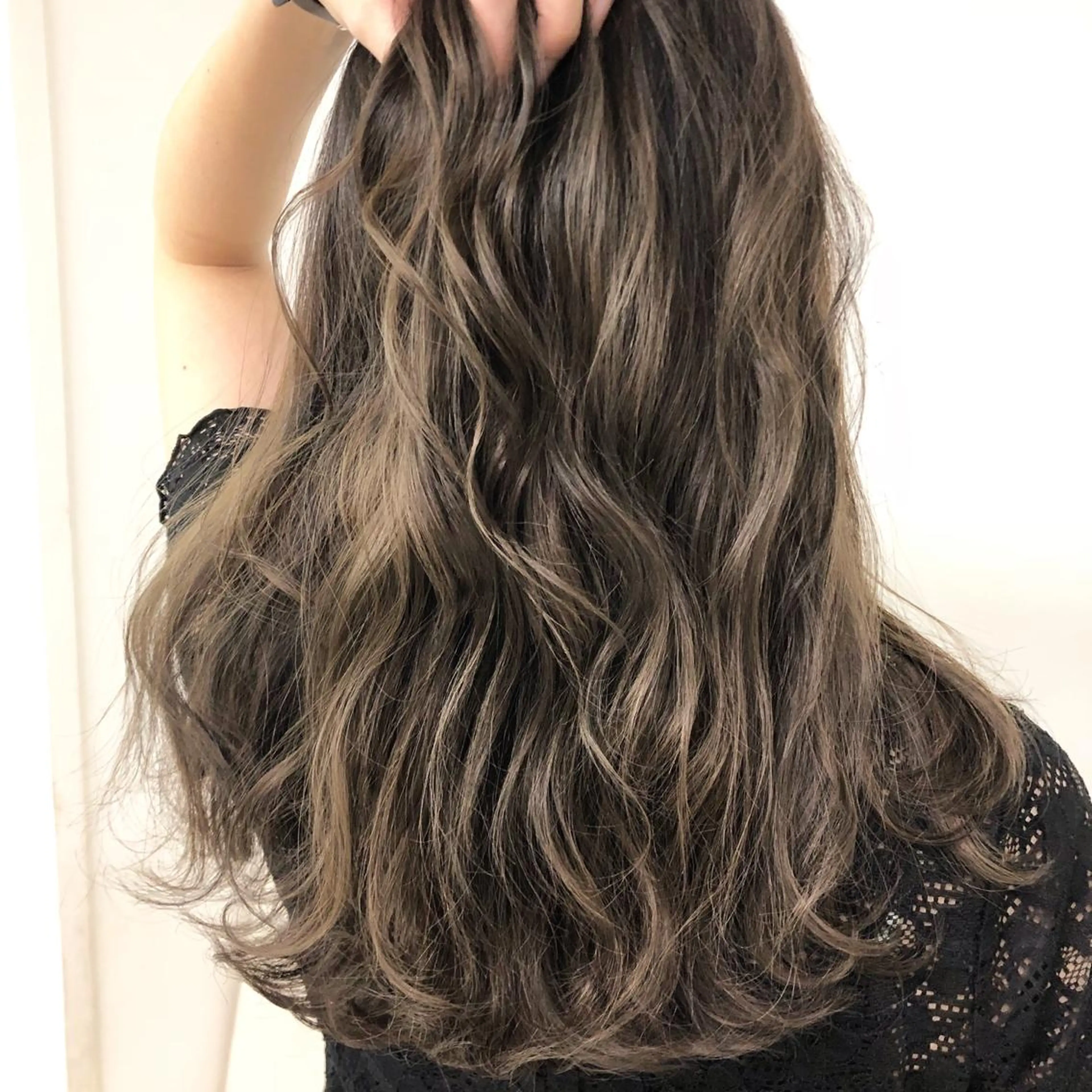 カラー 三鷹で1番ショート ボブをカットする新谷のヘアスタイル