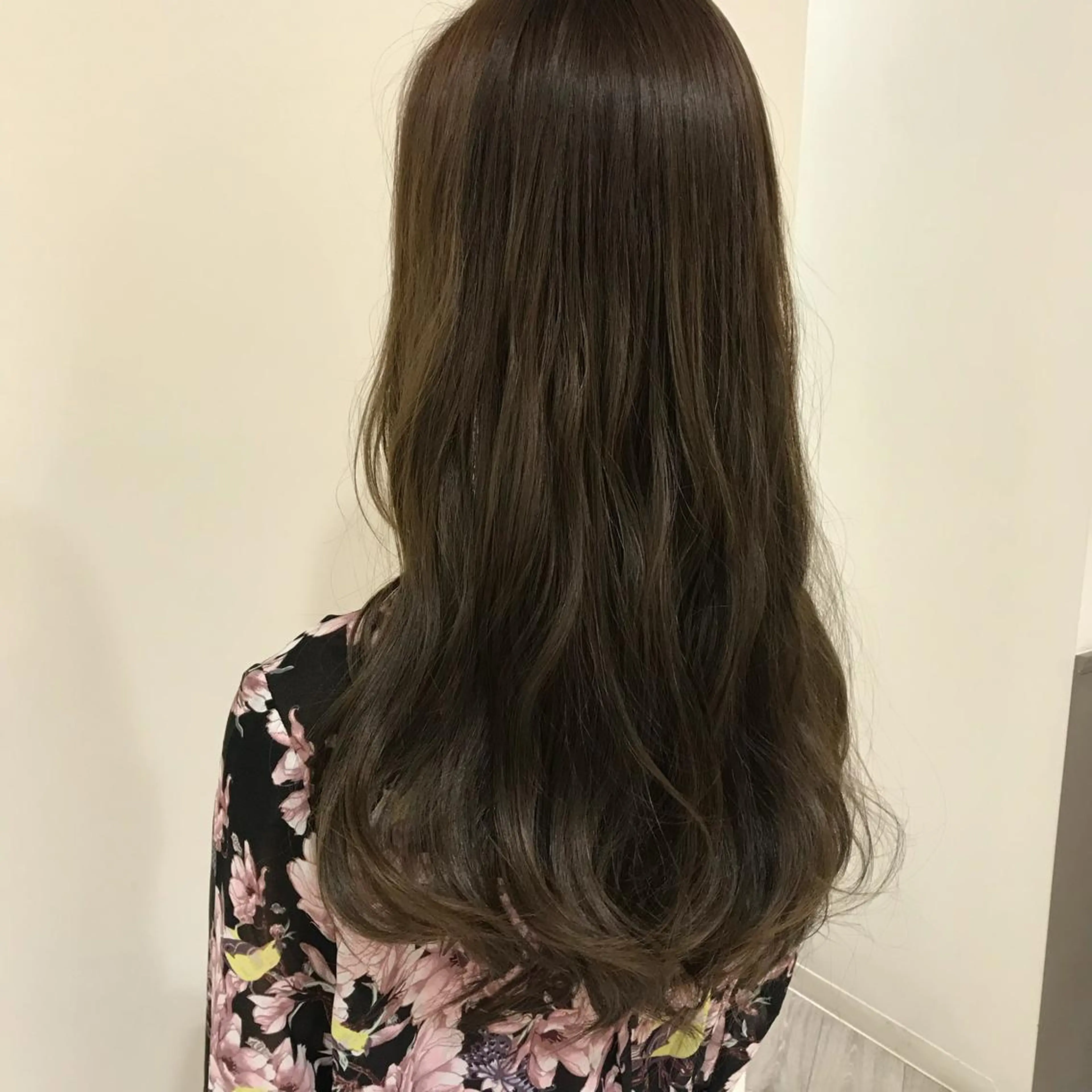 ロング カラー パーマ 菅 由梨菜のヘアスタイル