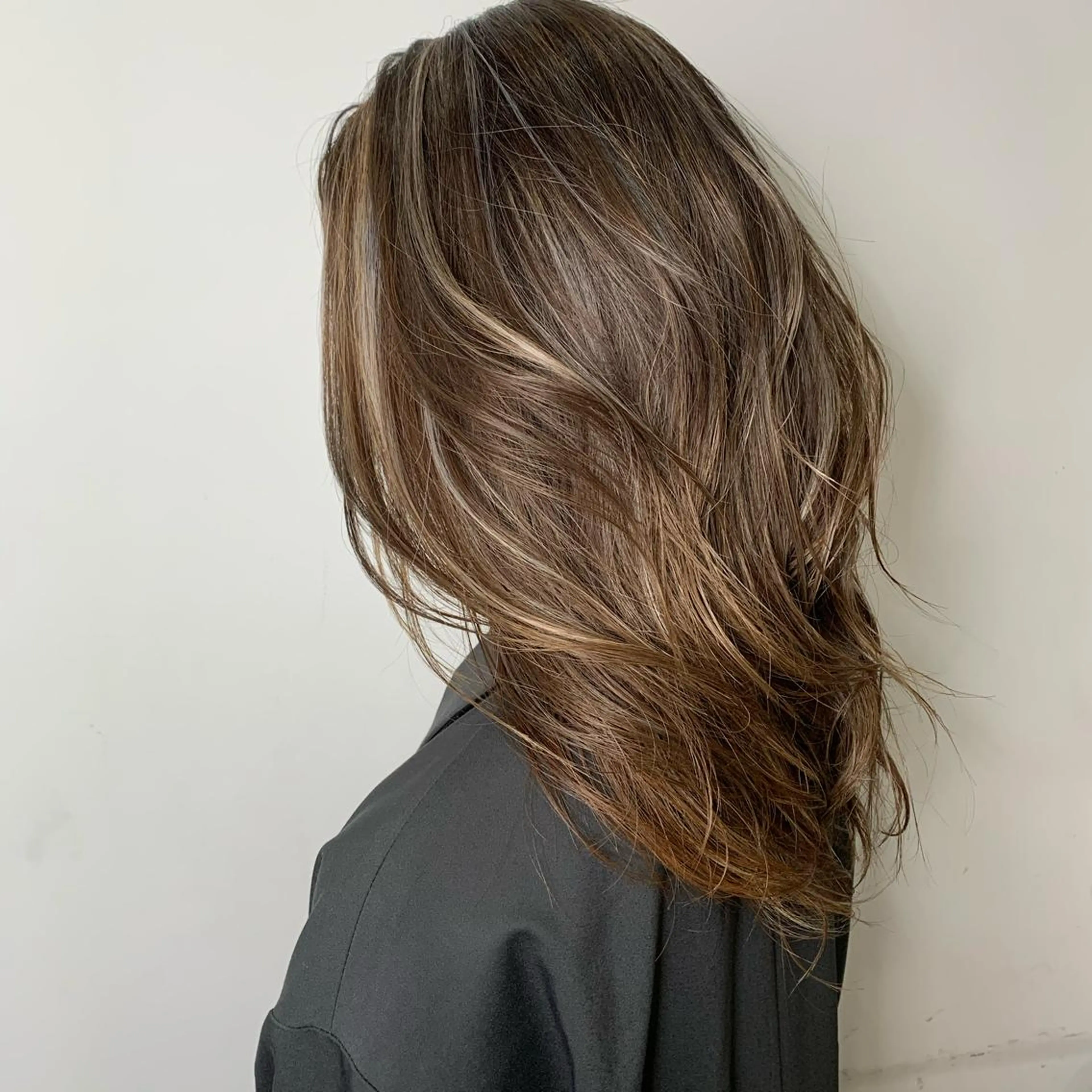 ロング カラー グラデーションカラー ハイライトカラー ハイライト AMI ウルフパーマ/メンズのヘアスタイル