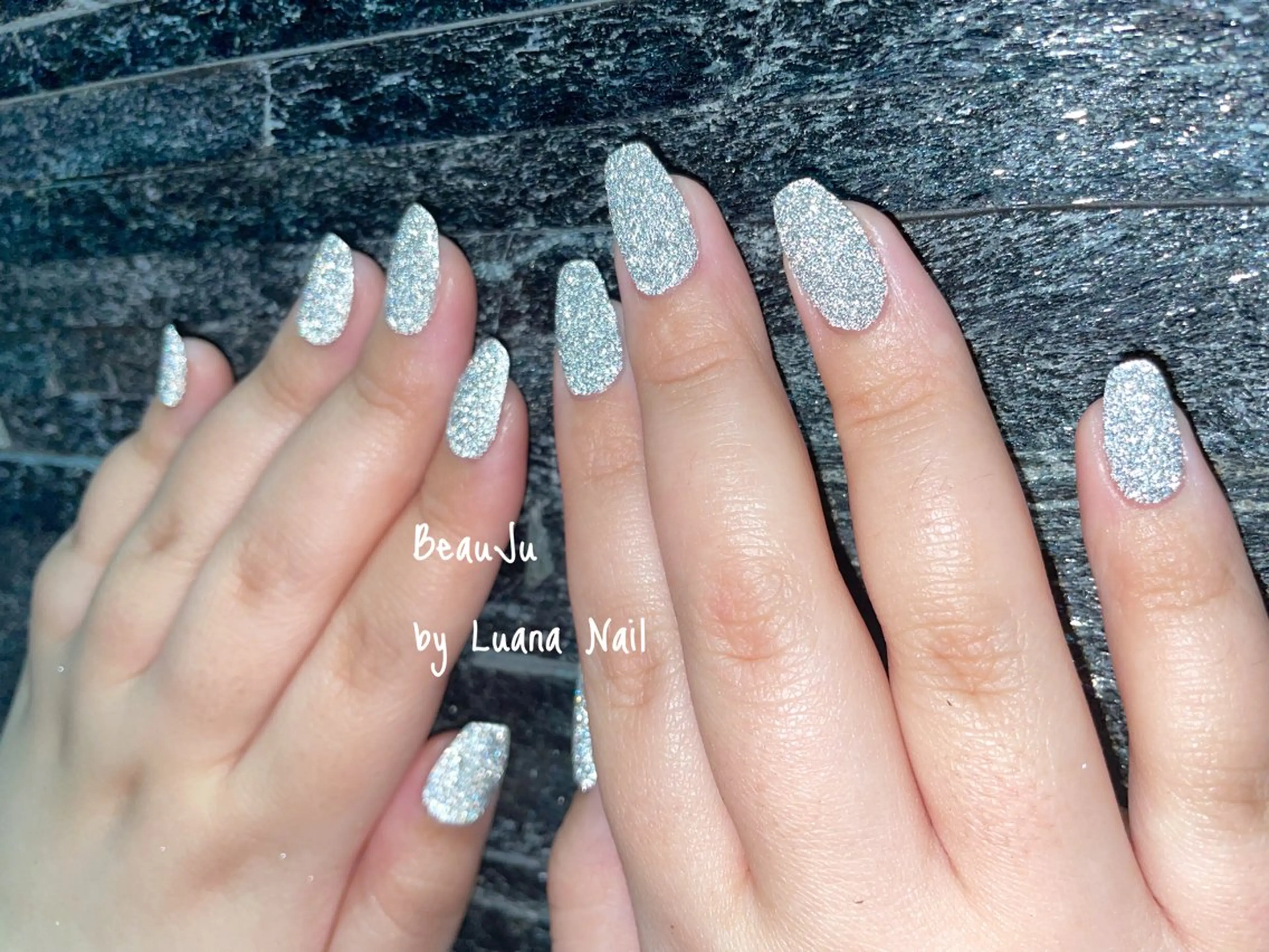 ネイル マグネットネイル ハンドネイル BeauJu by Luana Nailのネイルデザイン