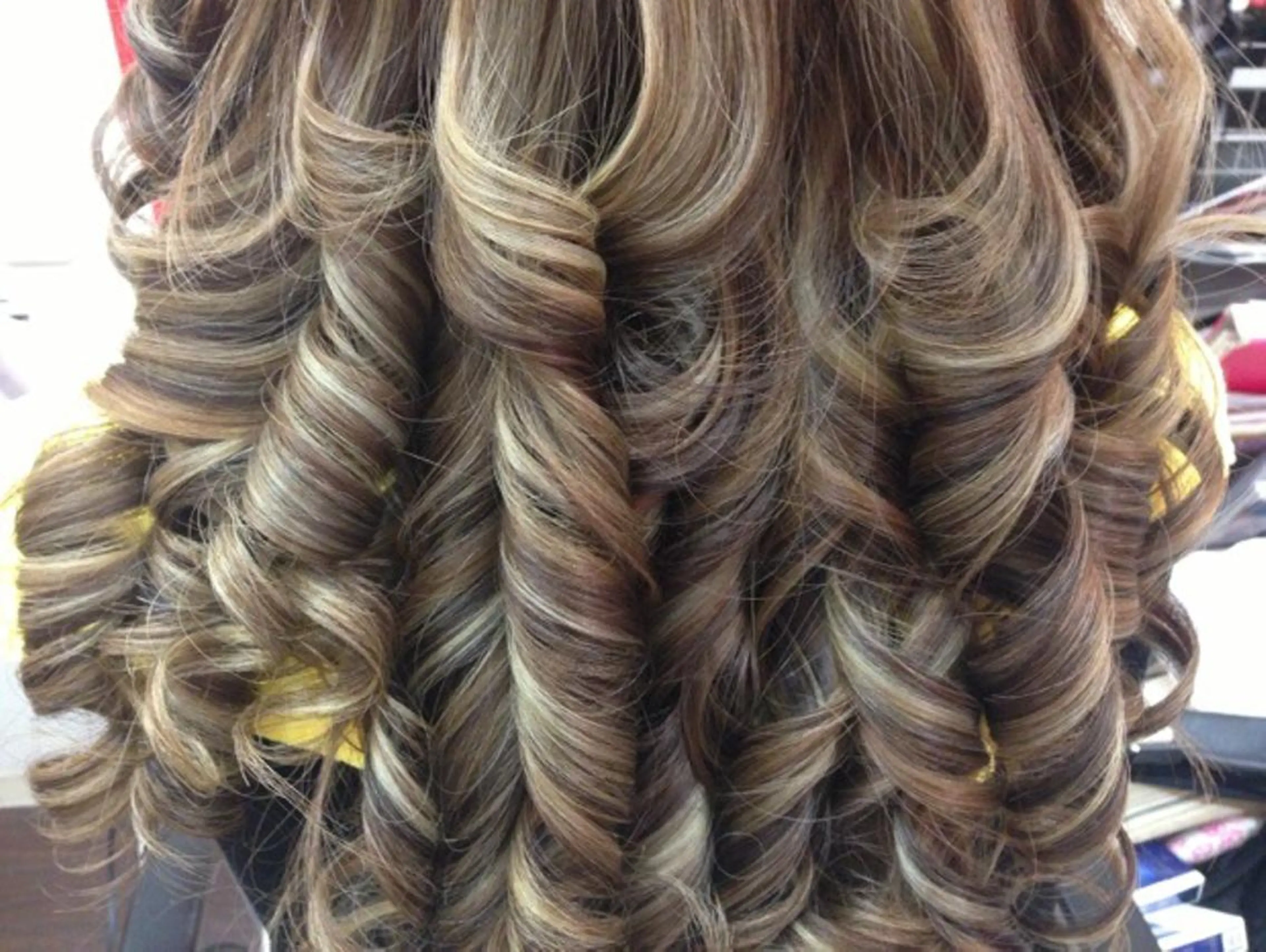 ロング カラー 鶴見 和美のヘアスタイル