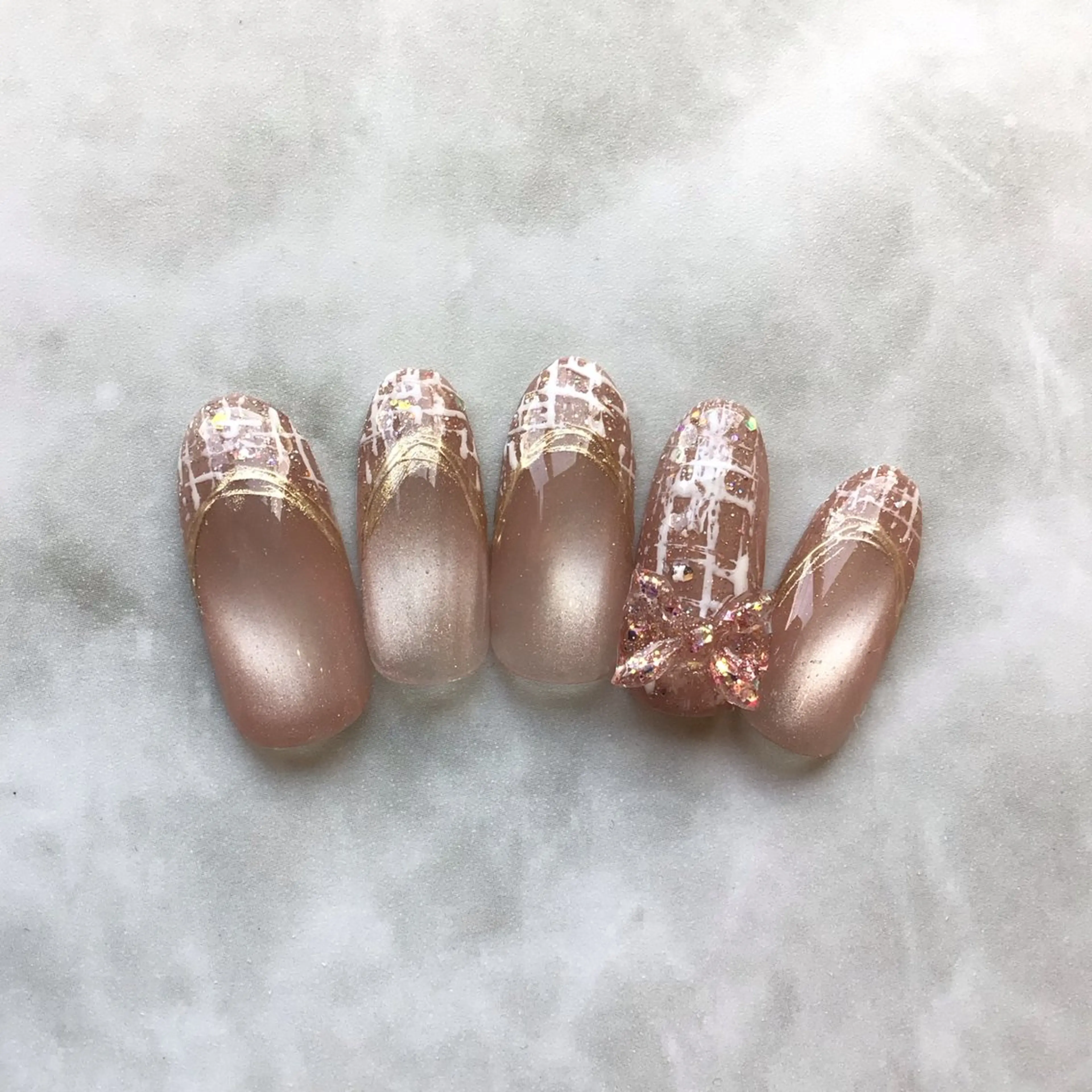 ネイル マグネットネイル ハンドネイル 🦋アイビー 💅のネイルデザイン