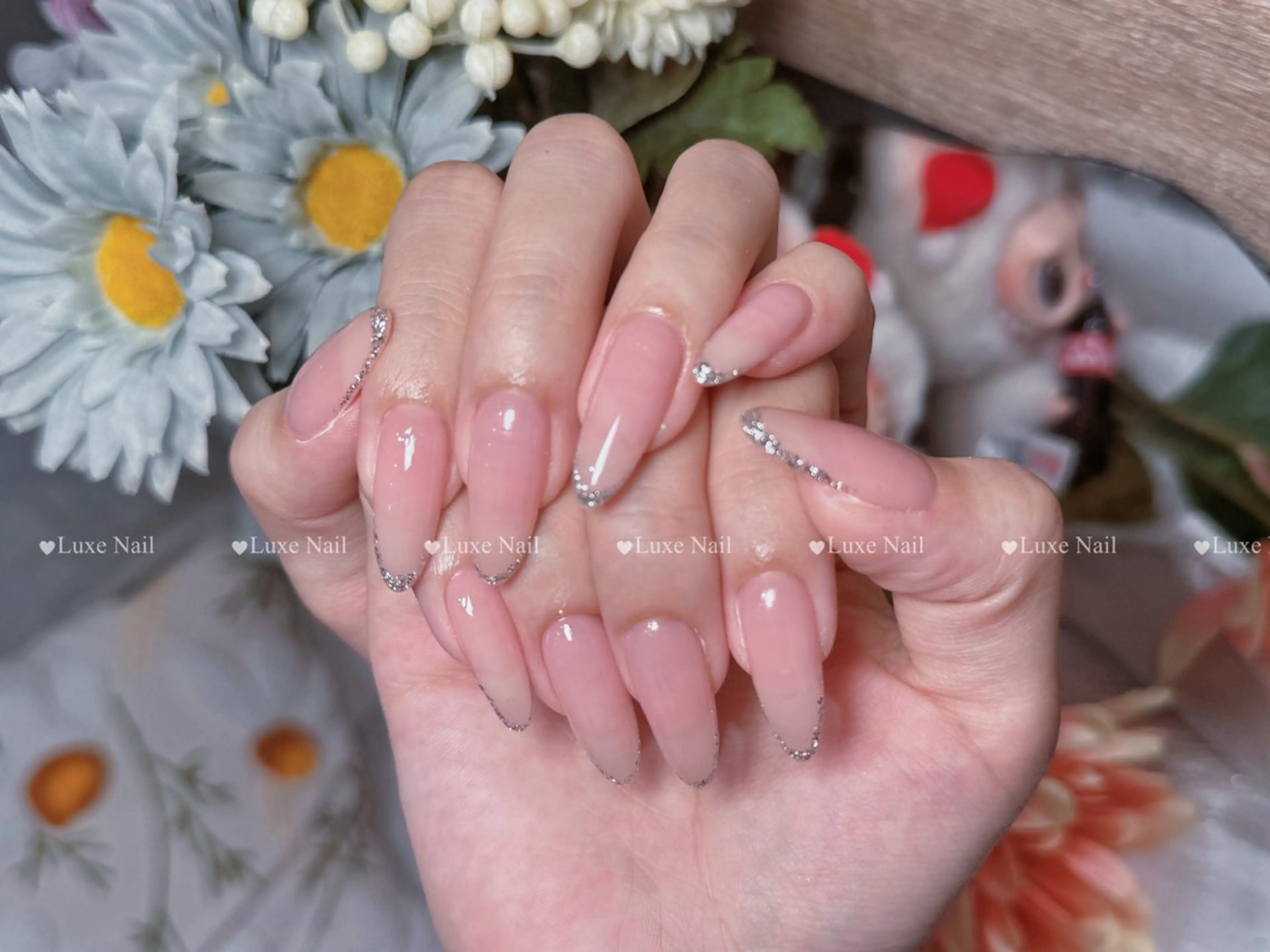 ネイル フラッシュネイル フットネイル フレンチネイル ジェルネイル ガラスフレンチ ハンドネイル Luxe Nail Salonのネイルデザイン