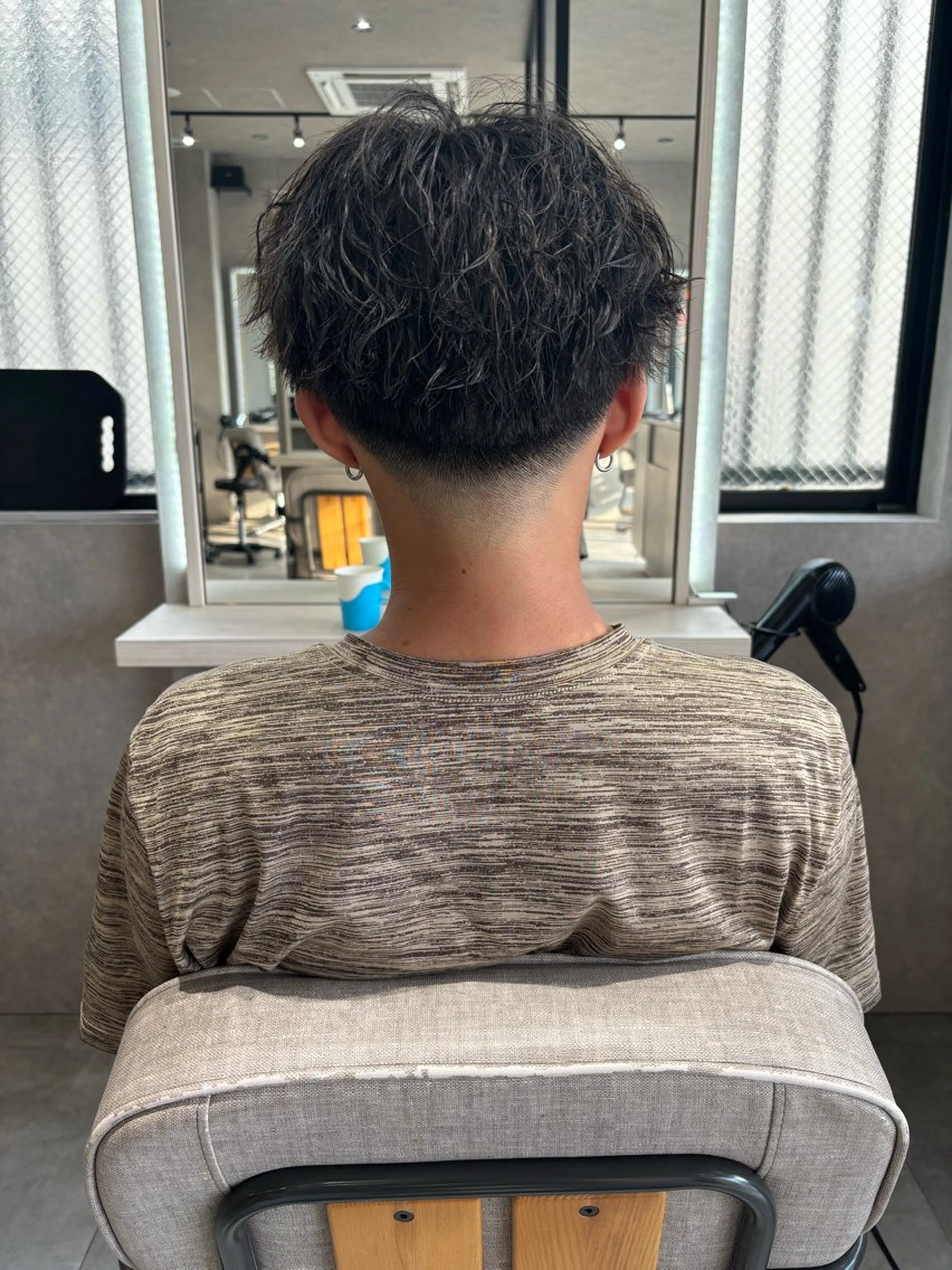 ショート パーマ メンズ センターパート メンズハイトーン マッシュウルフ マッシュ メンズパーマ カット パーマ トリートメント 長谷川 湧のヘアスタイル