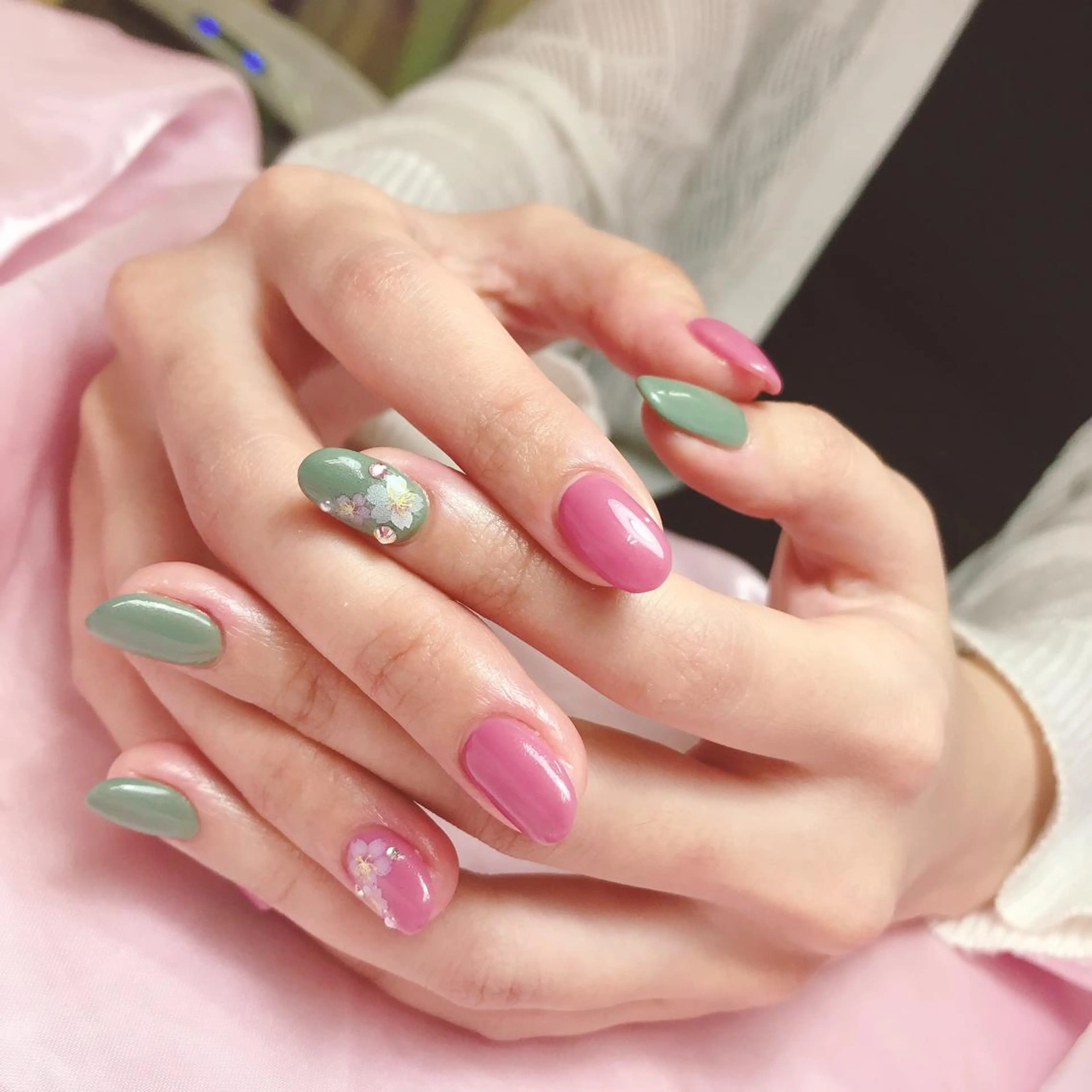 ネイル アートネイル ハンドネイル 深爪を断らない スカルプ高評価店のネイルデザイン