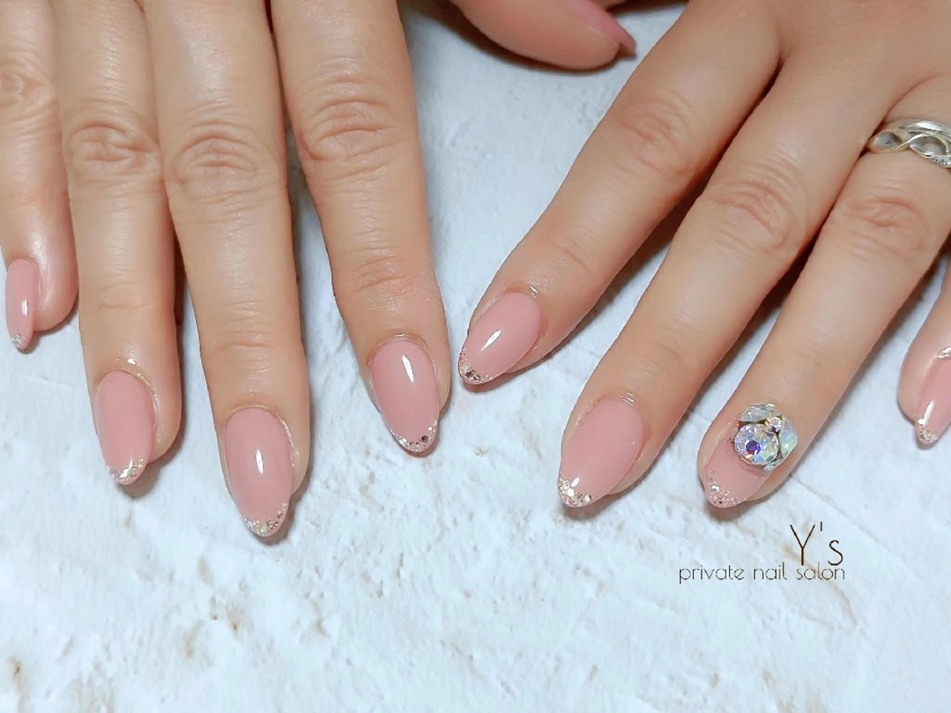 ネイル YUMI NAGAI  のネイルデザイン