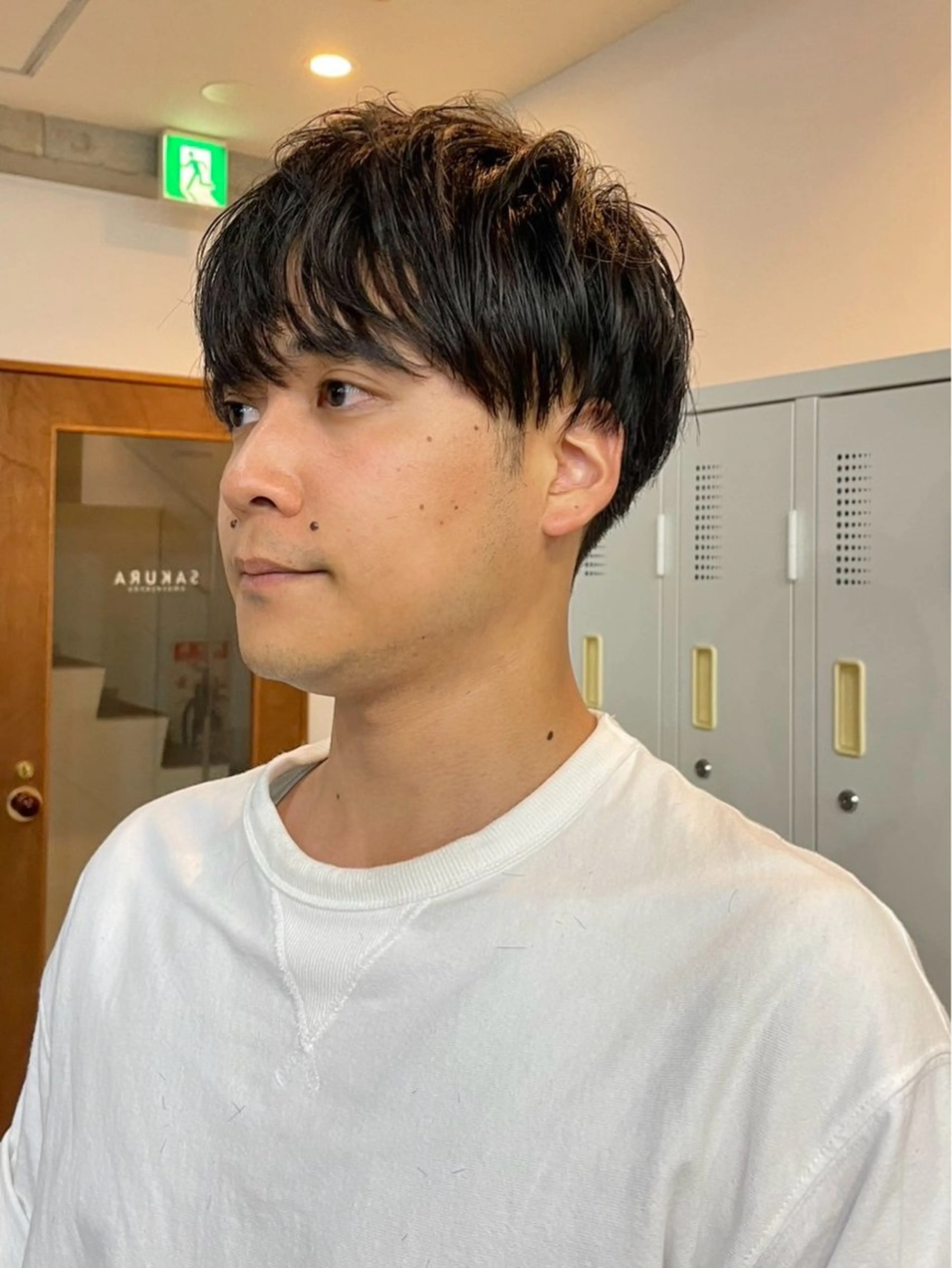 メンズ マッシュ 切りっぱなしボブ/ ブリーチカラー/大塚のヘアスタイル