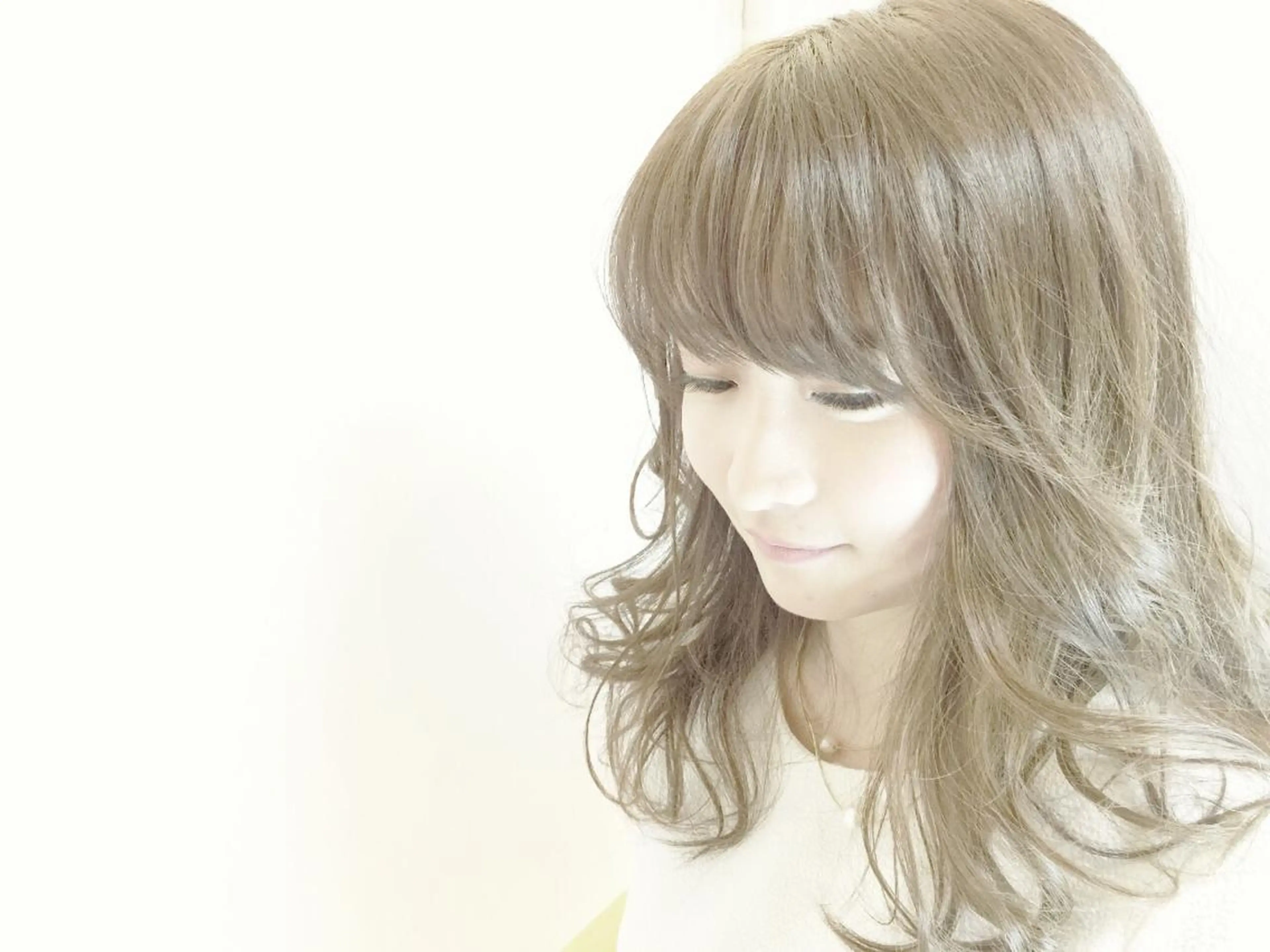 セミロング H所属・H (エイチ) 烏丸御池店のヘアスタイル