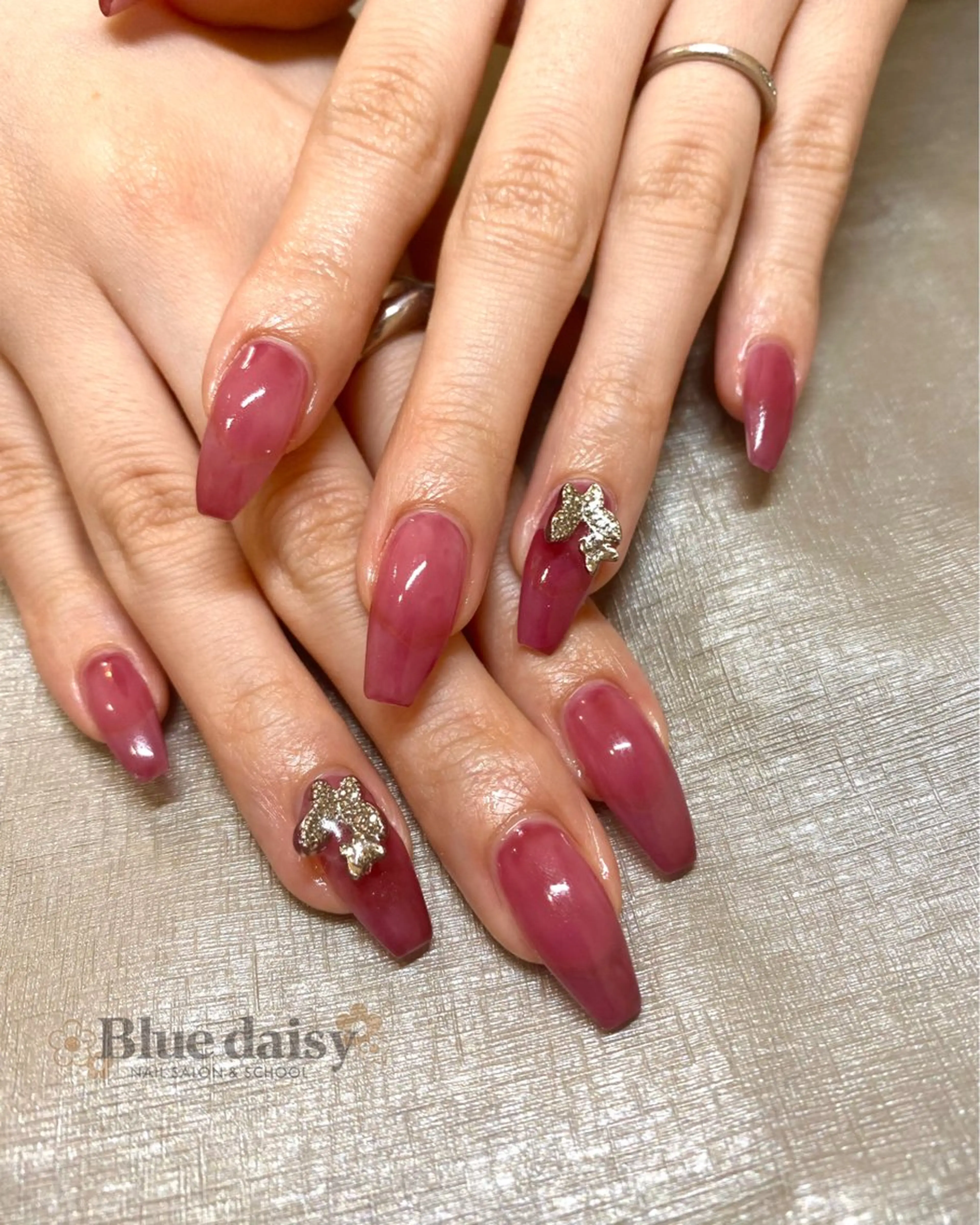 ネイル ジェルネイル マグネットネイル 持ち込み パラジェル ピンク ハンドネイル Blue daisy 栄本店のネイルデザイン