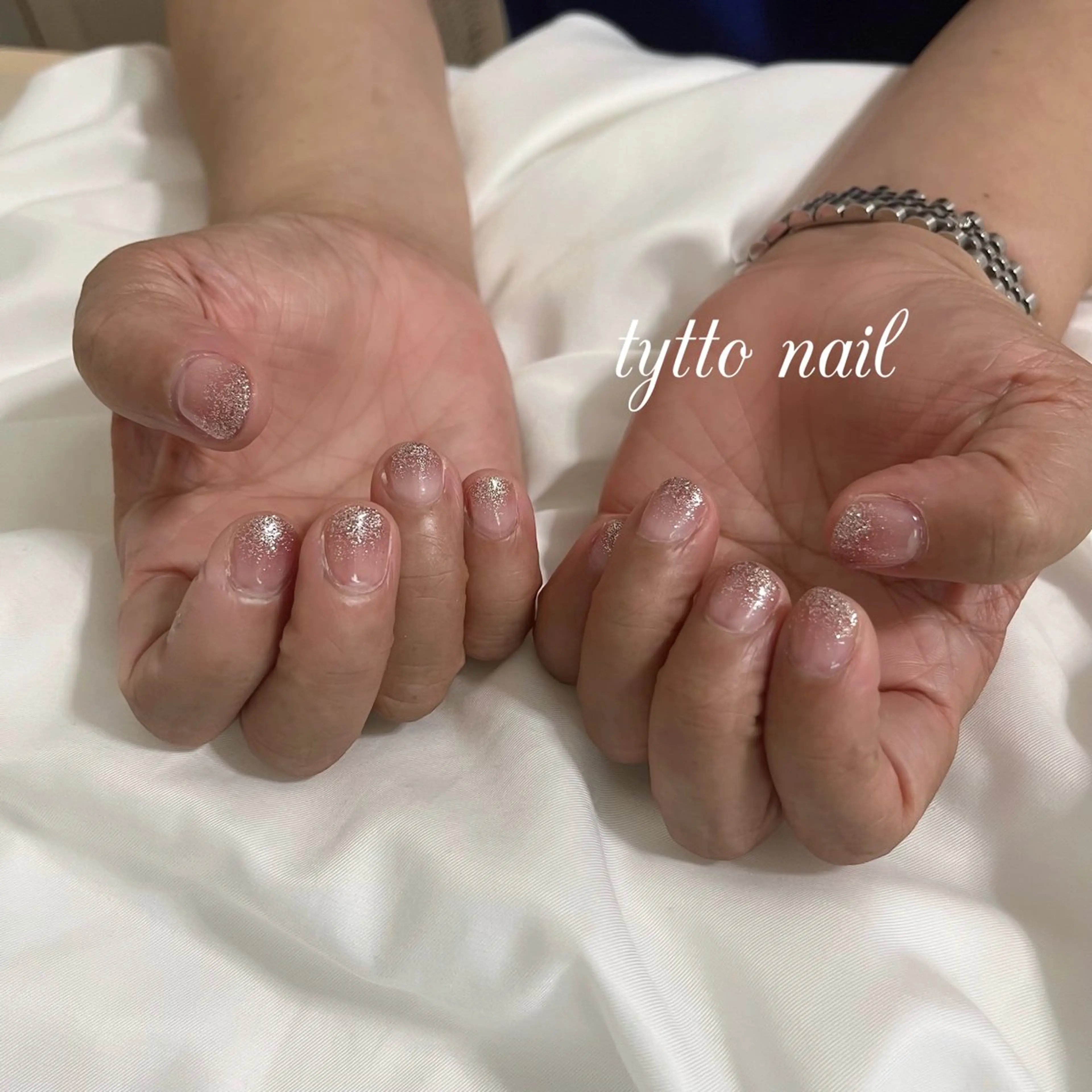 ネイル グラデーション キラキラネイル ラメ(グリッター) ラメグラデーション オフィスネイル tytto nail ❤︎‪‪eri‪‪のネイルデザイン